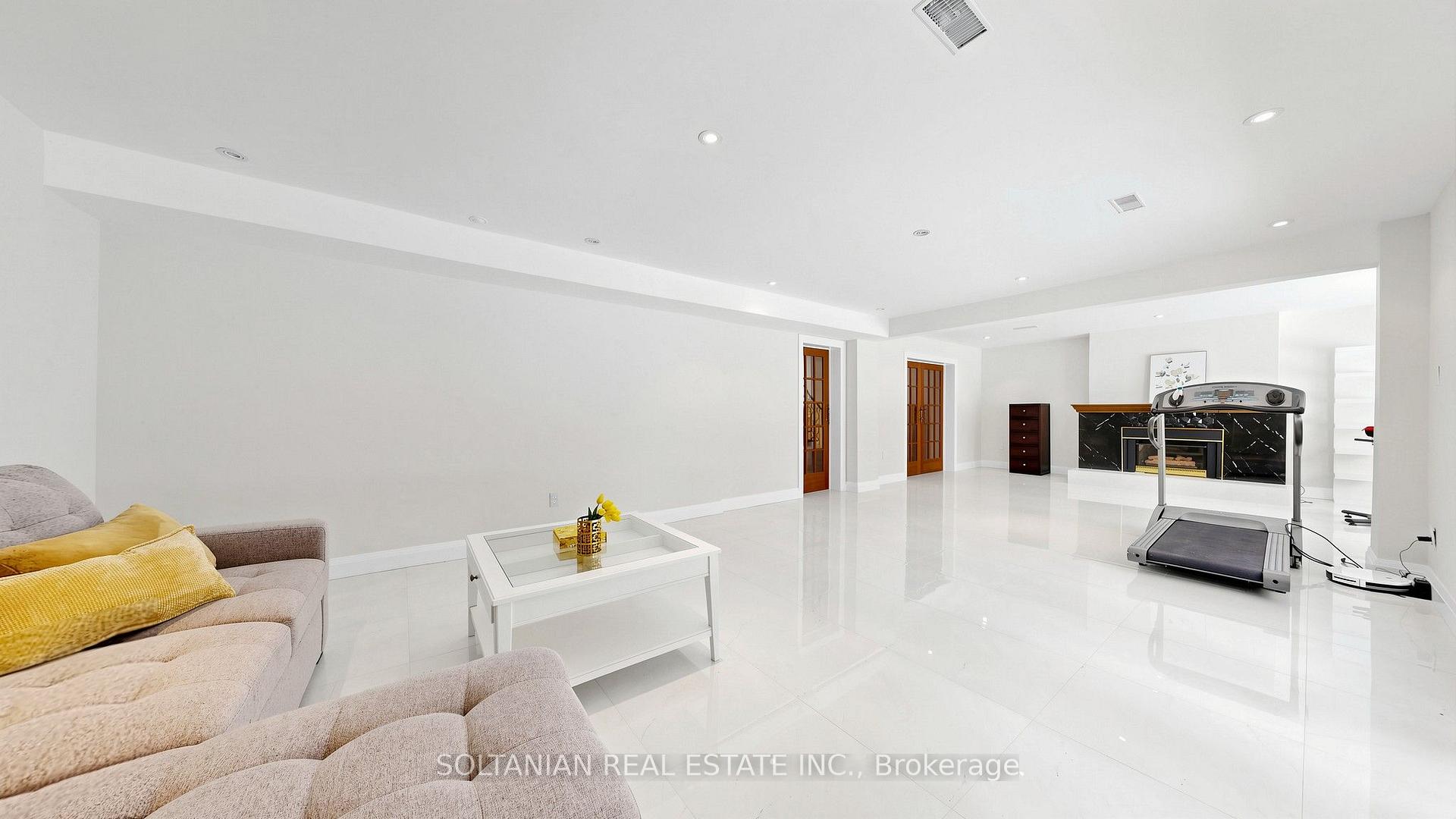 Photo 32 of 57 Sumner Heights Drive, North York, Bayview Village — HOMEH