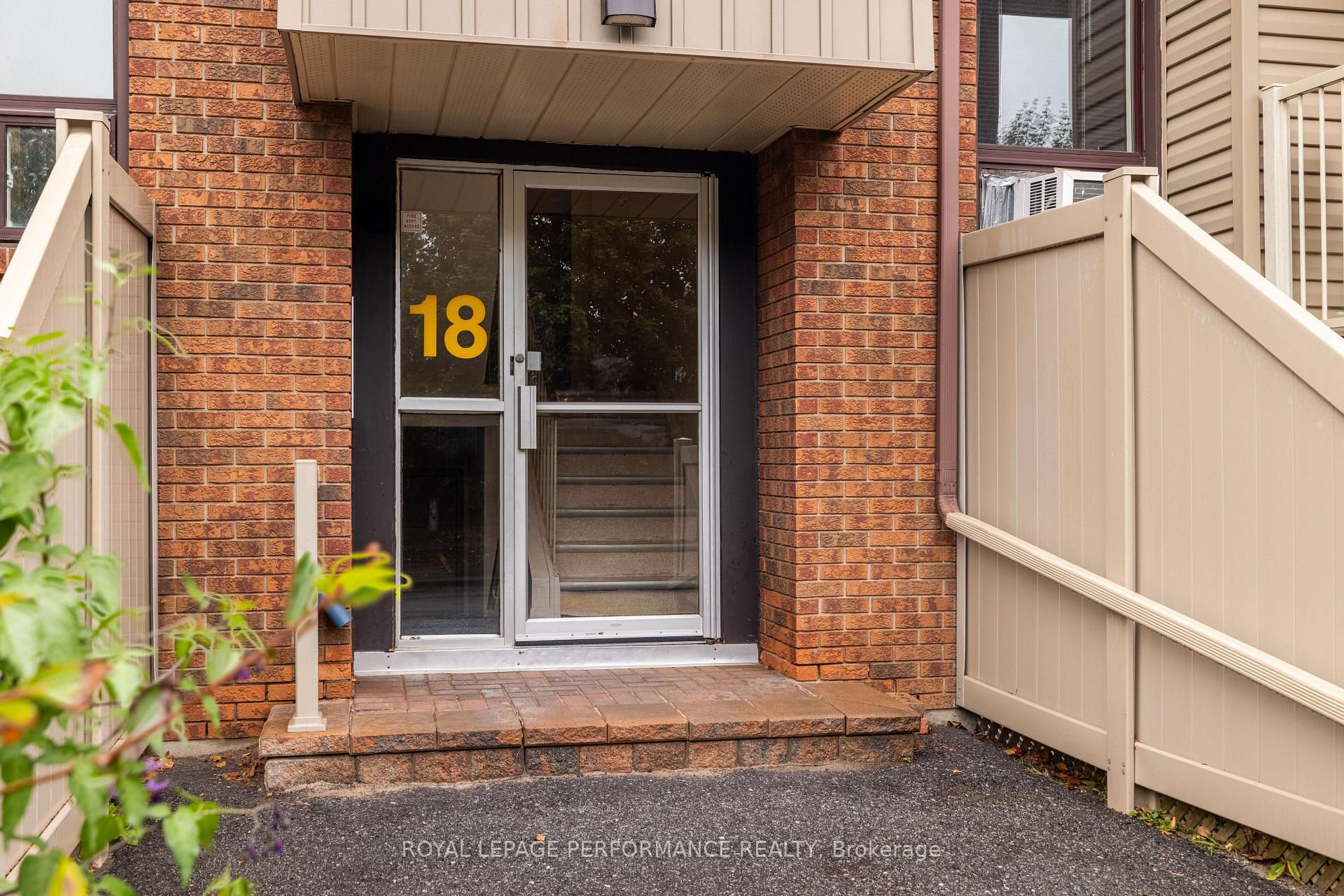 Photo 6 of Unit 7, 18 Sweetbriar Circle, Ottawa, Barrhaven - Pheasant Run — HOMEH