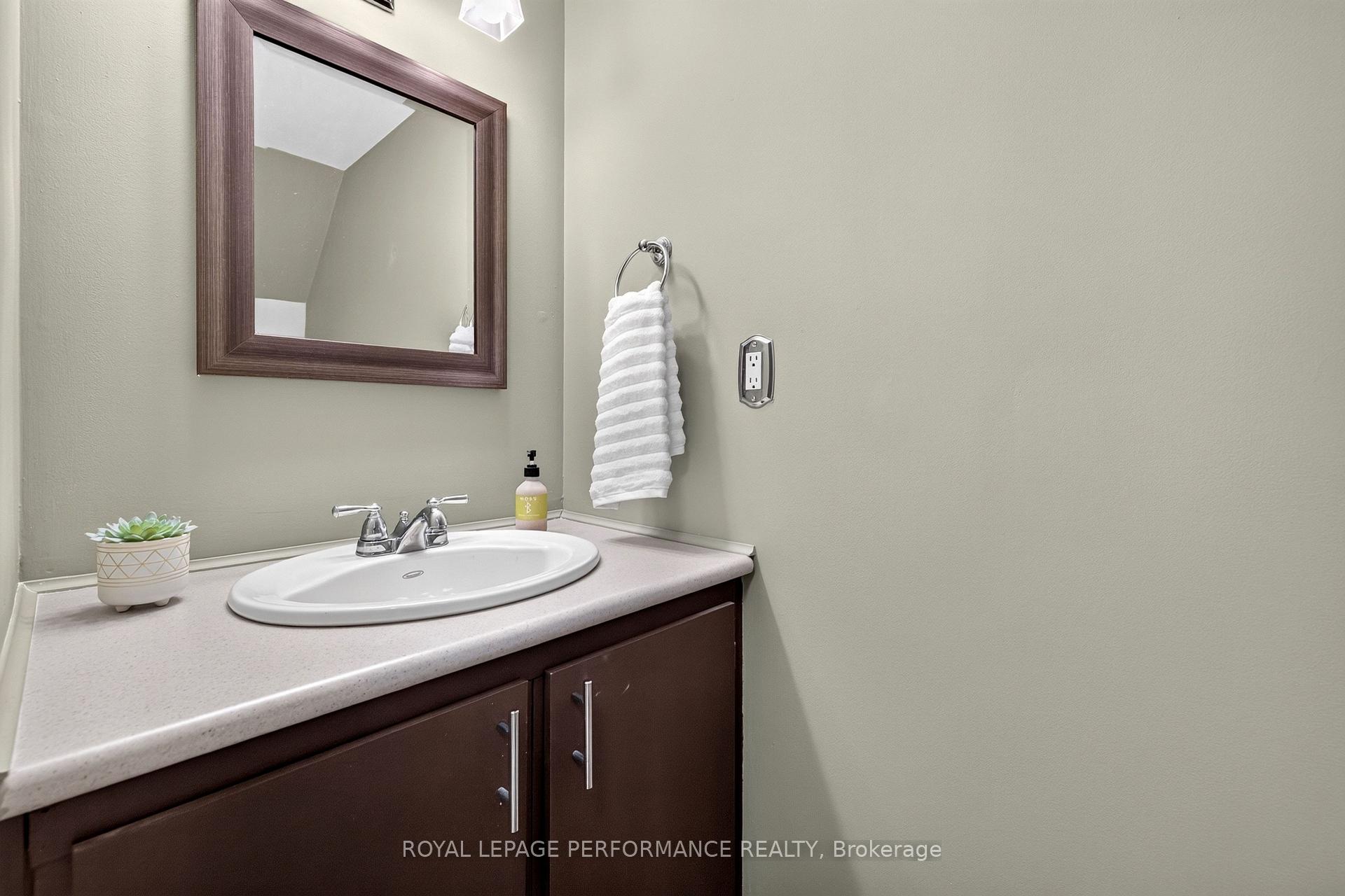 Photo 9 of Unit 7, 18 Sweetbriar Circle, Ottawa, Barrhaven - Pheasant Run — HOMEH