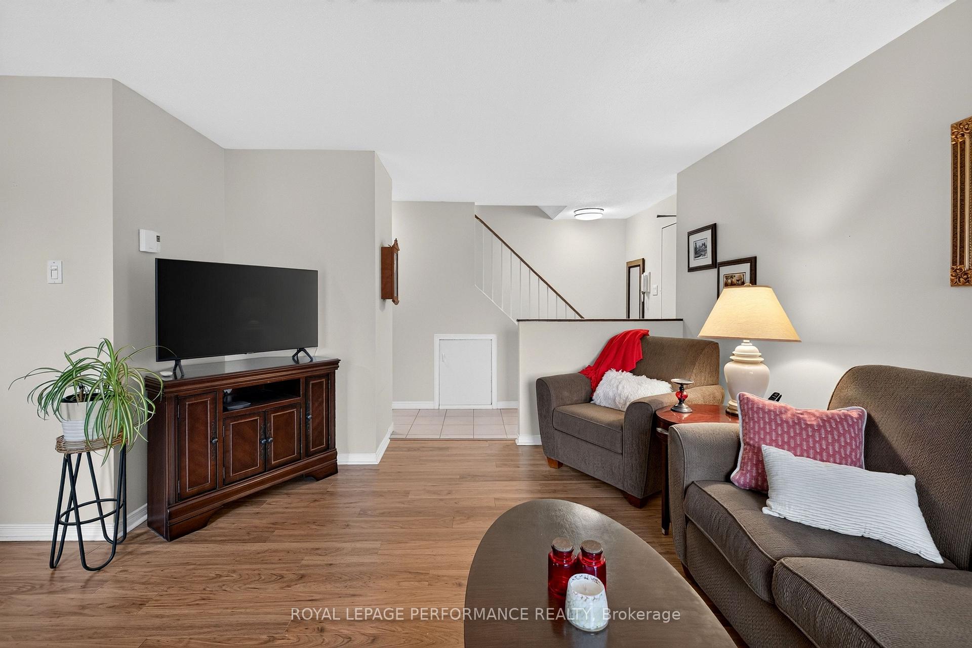 Photo 15 of Unit 7, 18 Sweetbriar Circle, Ottawa, Barrhaven - Pheasant Run — HOMEH