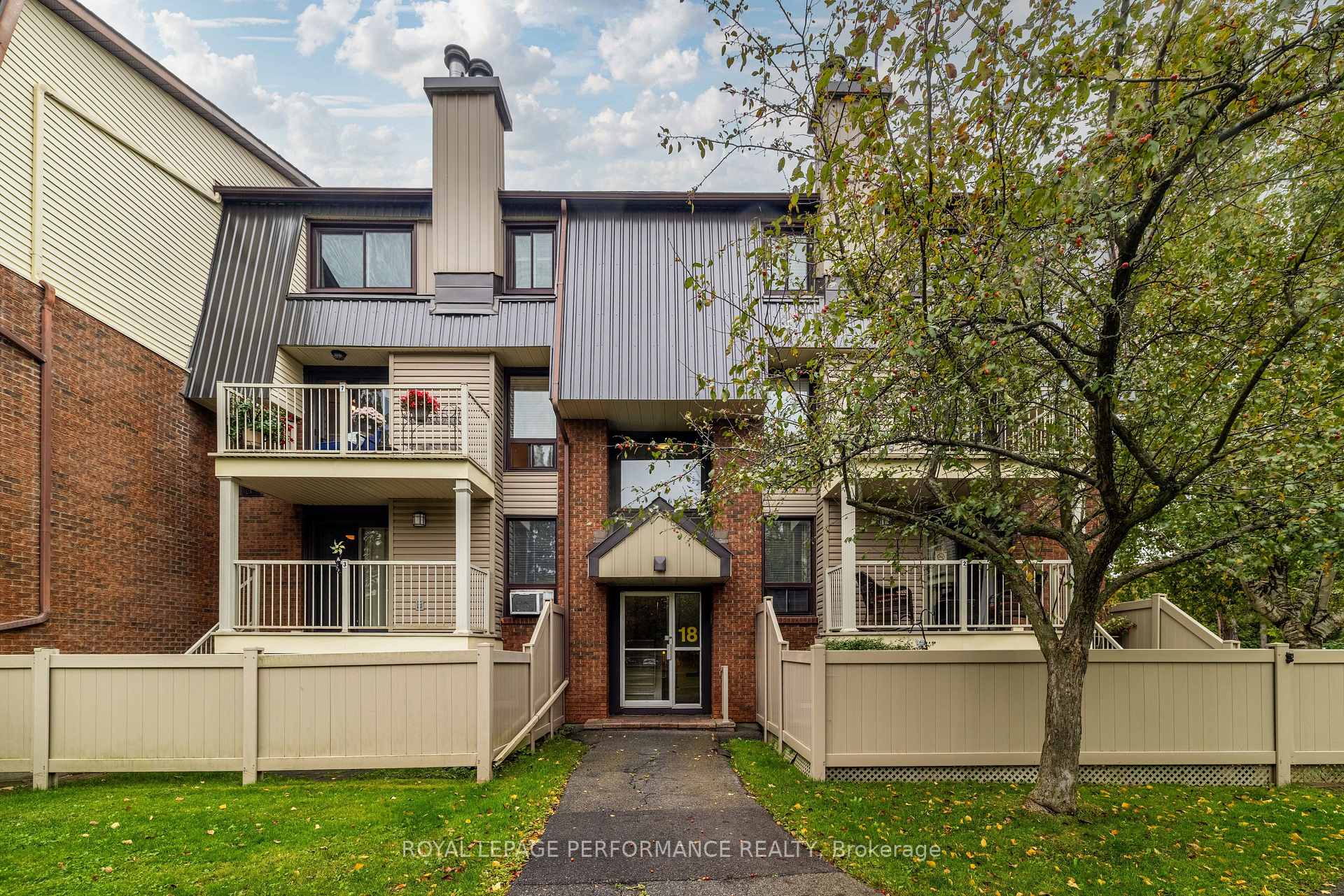 Photo 44 of Unit 7, 18 Sweetbriar Circle, Ottawa, Barrhaven - Pheasant Run — HOMEH