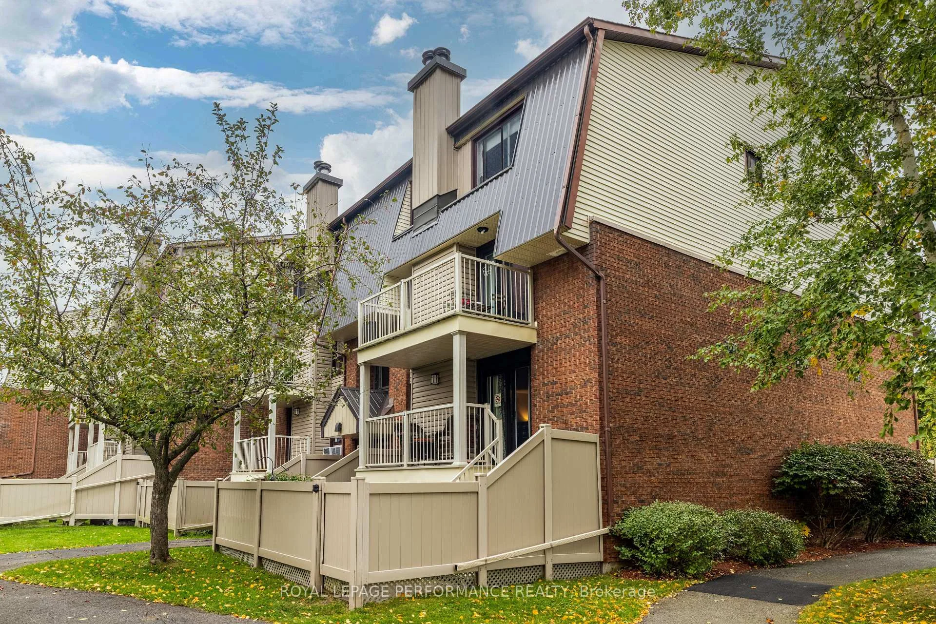 Photo 2 of Unit 7, 18 Sweetbriar Circle, Ottawa, Barrhaven - Pheasant Run — HOMEH