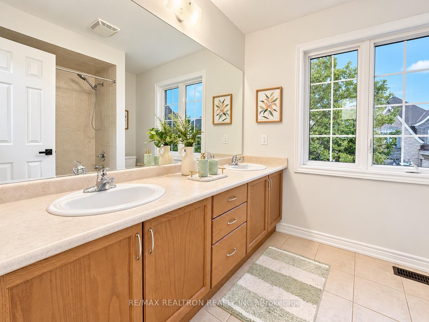 Photo 47 of 405 Lauderdale Drive, Vaughan, Patterson — HOMEH