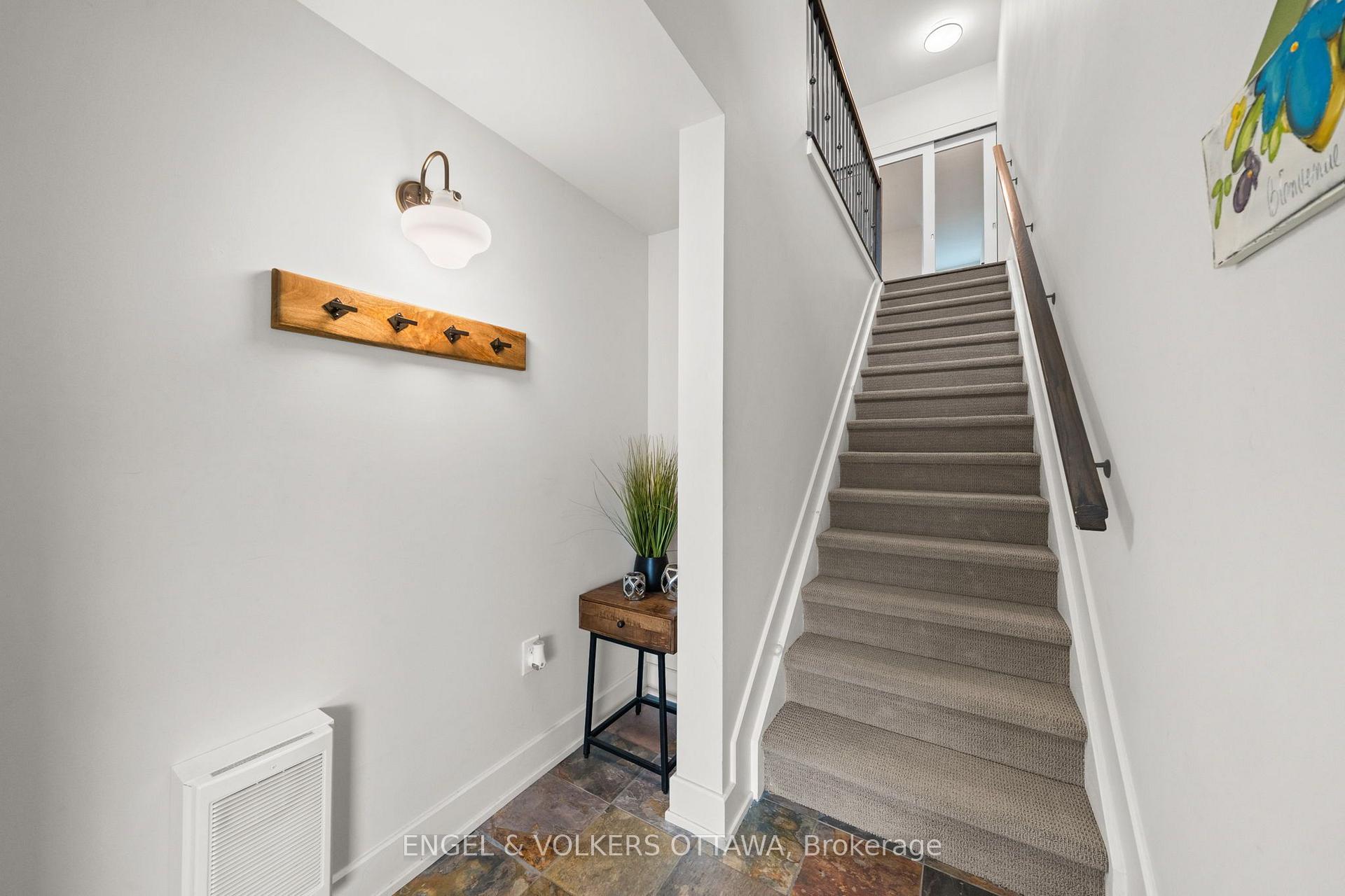Photo 3 of 244 Mullin Private, Ottawa, Mer Bleue/Bradley Estates/Anderson Park — HOMEH