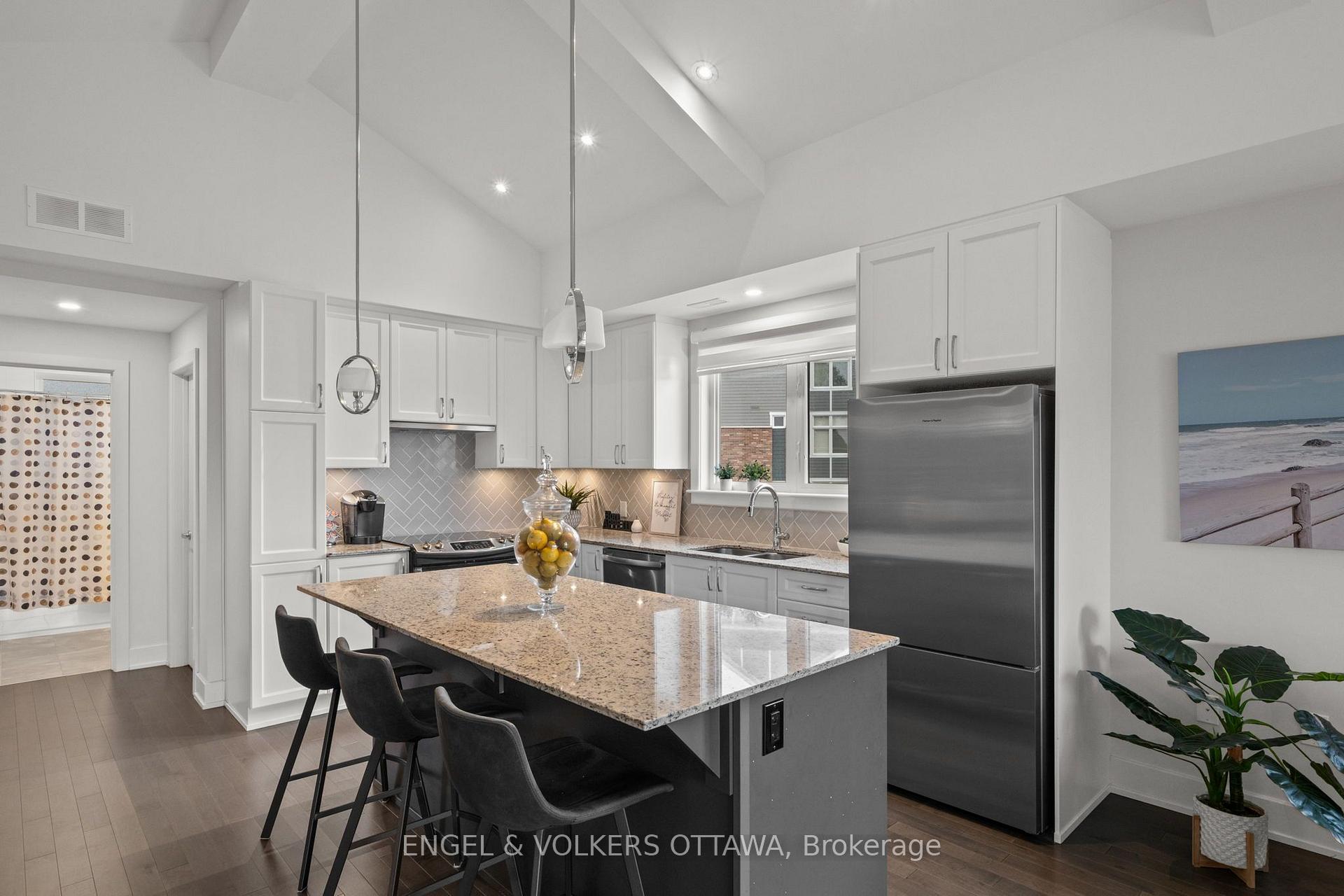 Photo 8 of 244 Mullin Private, Ottawa, Mer Bleue/Bradley Estates/Anderson Park — HOMEH