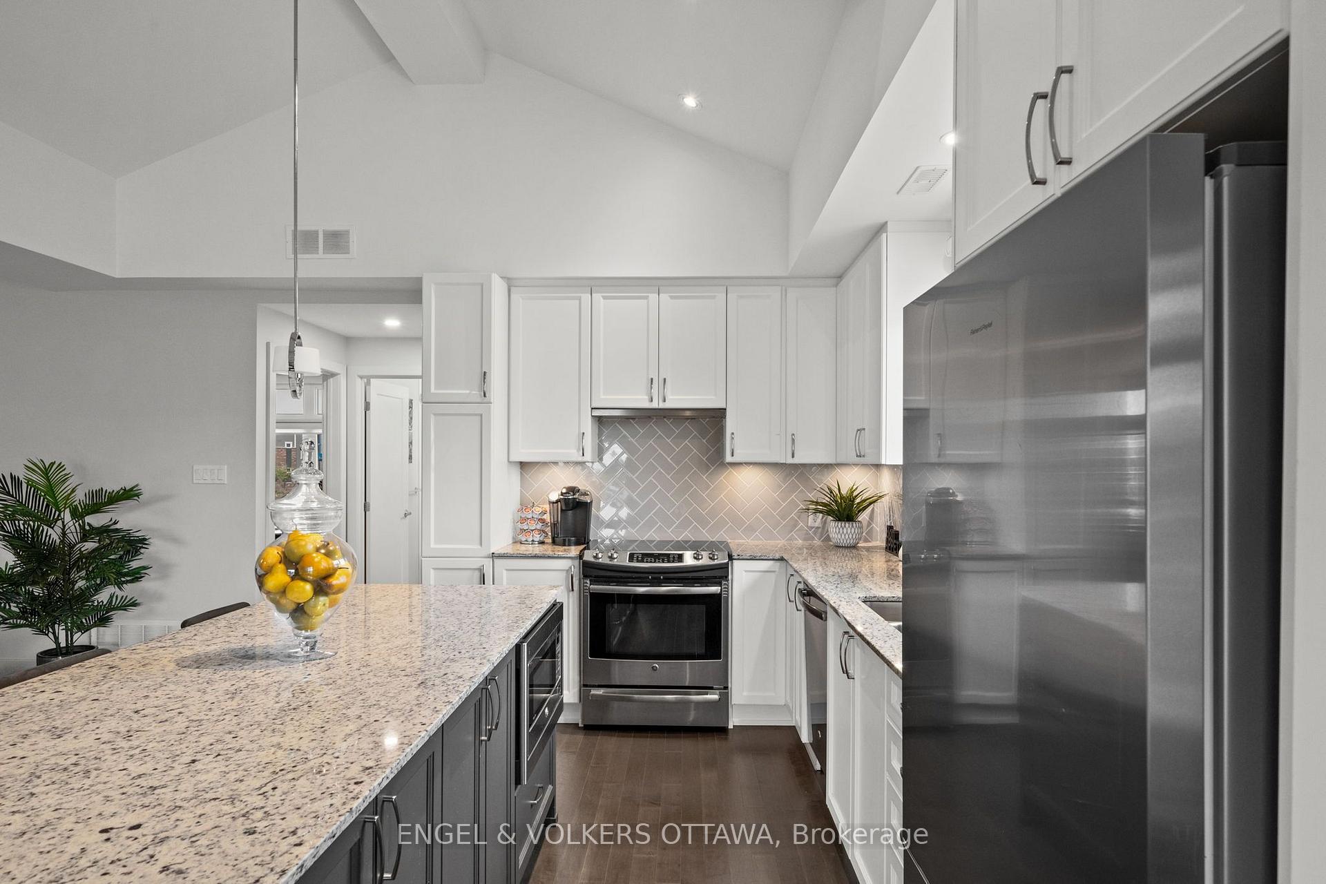 Photo 9 of 244 Mullin Private, Ottawa, Mer Bleue/Bradley Estates/Anderson Park — HOMEH