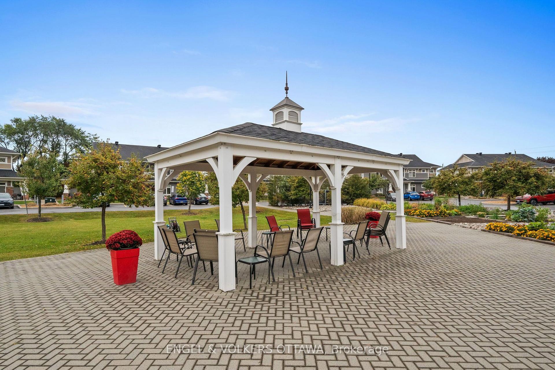 Photo 25 of 244 Mullin Private, Ottawa, Mer Bleue/Bradley Estates/Anderson Park — HOMEH