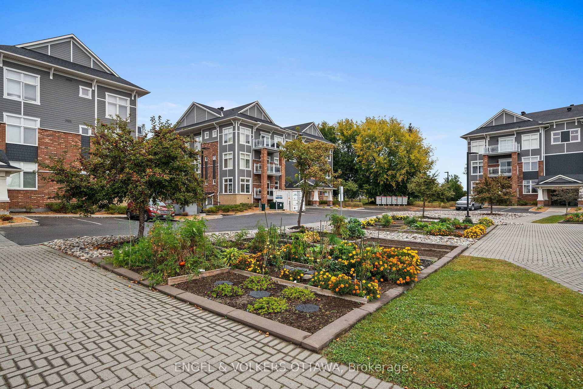Photo 26 of 244 Mullin Private, Ottawa, Mer Bleue/Bradley Estates/Anderson Park — HOMEH
