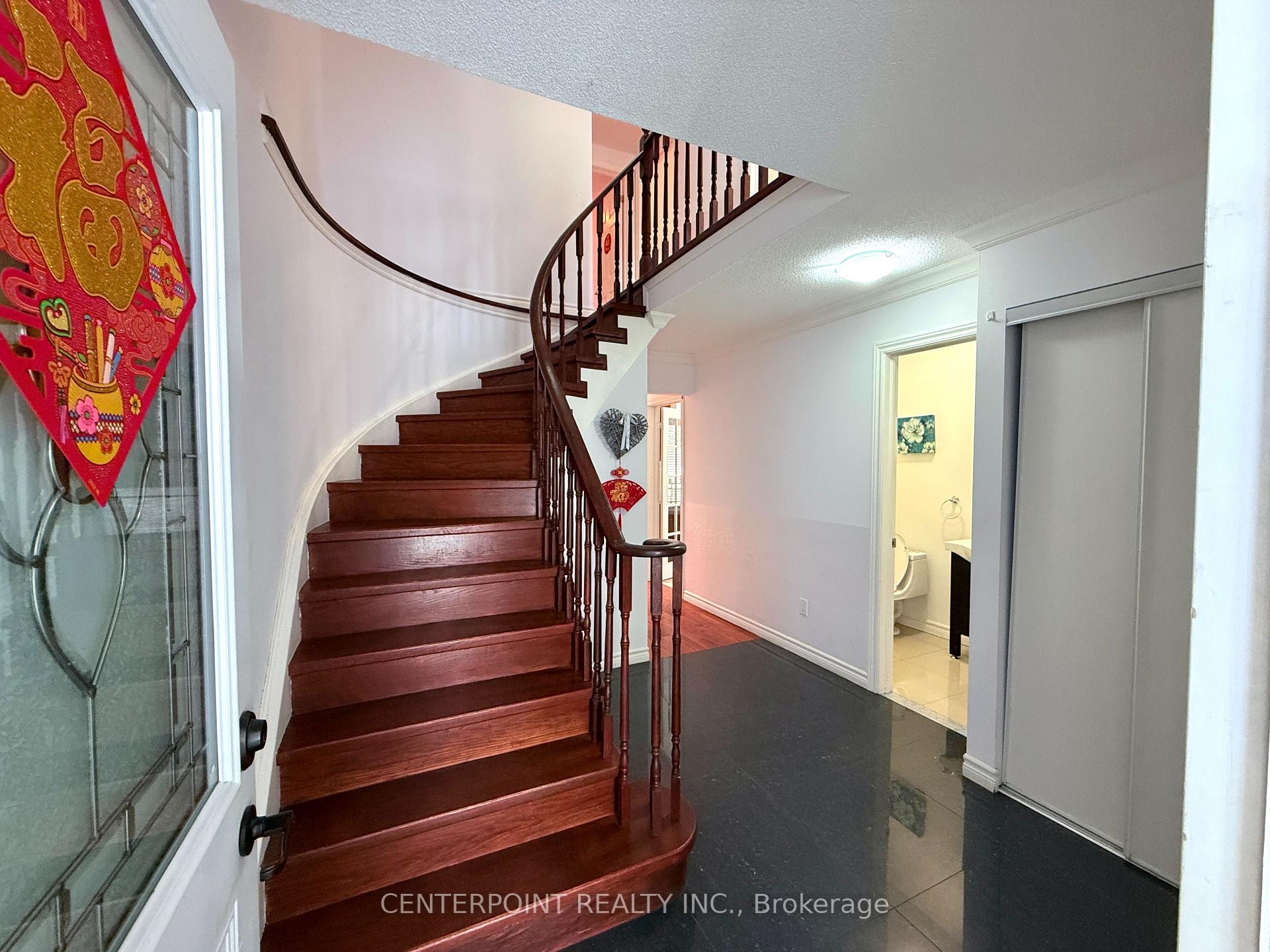 Photo 3 of Unit Upper, 68 Neeland Road, Markham, Milliken Mills East — HOMEH