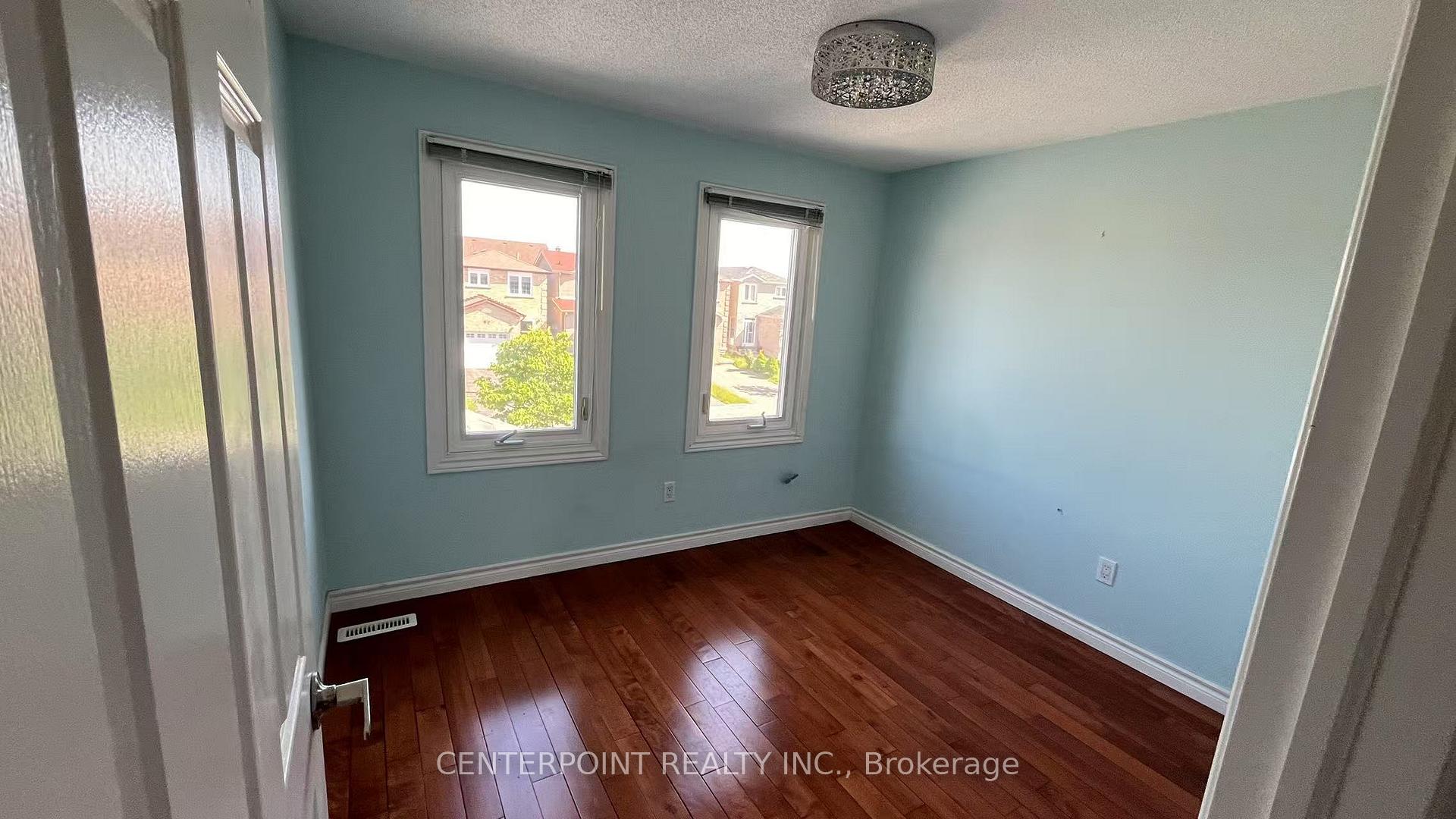 Photo 13 of Unit Upper, 68 Neeland Road, Markham, Milliken Mills East — HOMEH