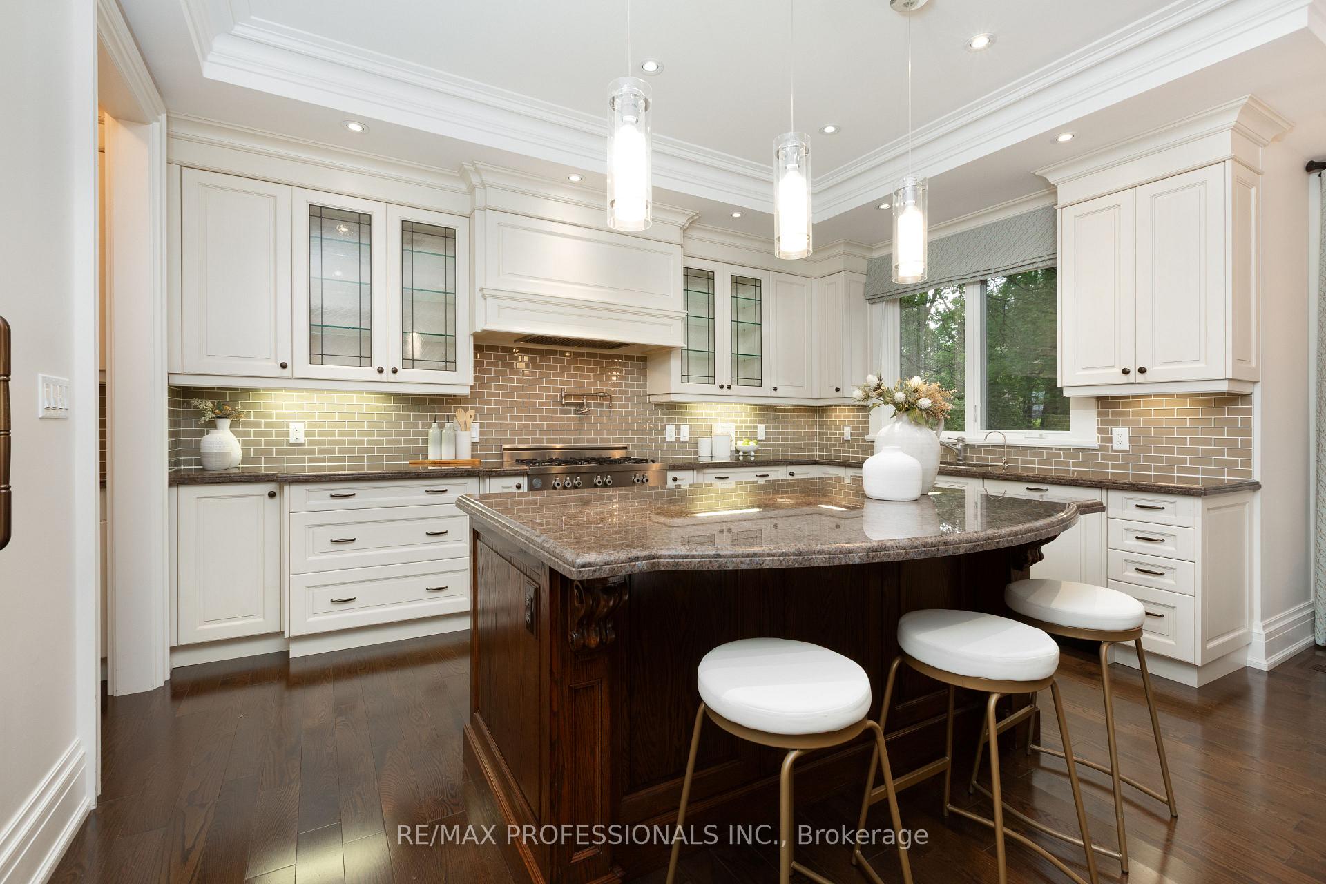Photo 8 of 18 Hillcroft Drive, Etobicoke, Islington-City Centre West — HOMEH