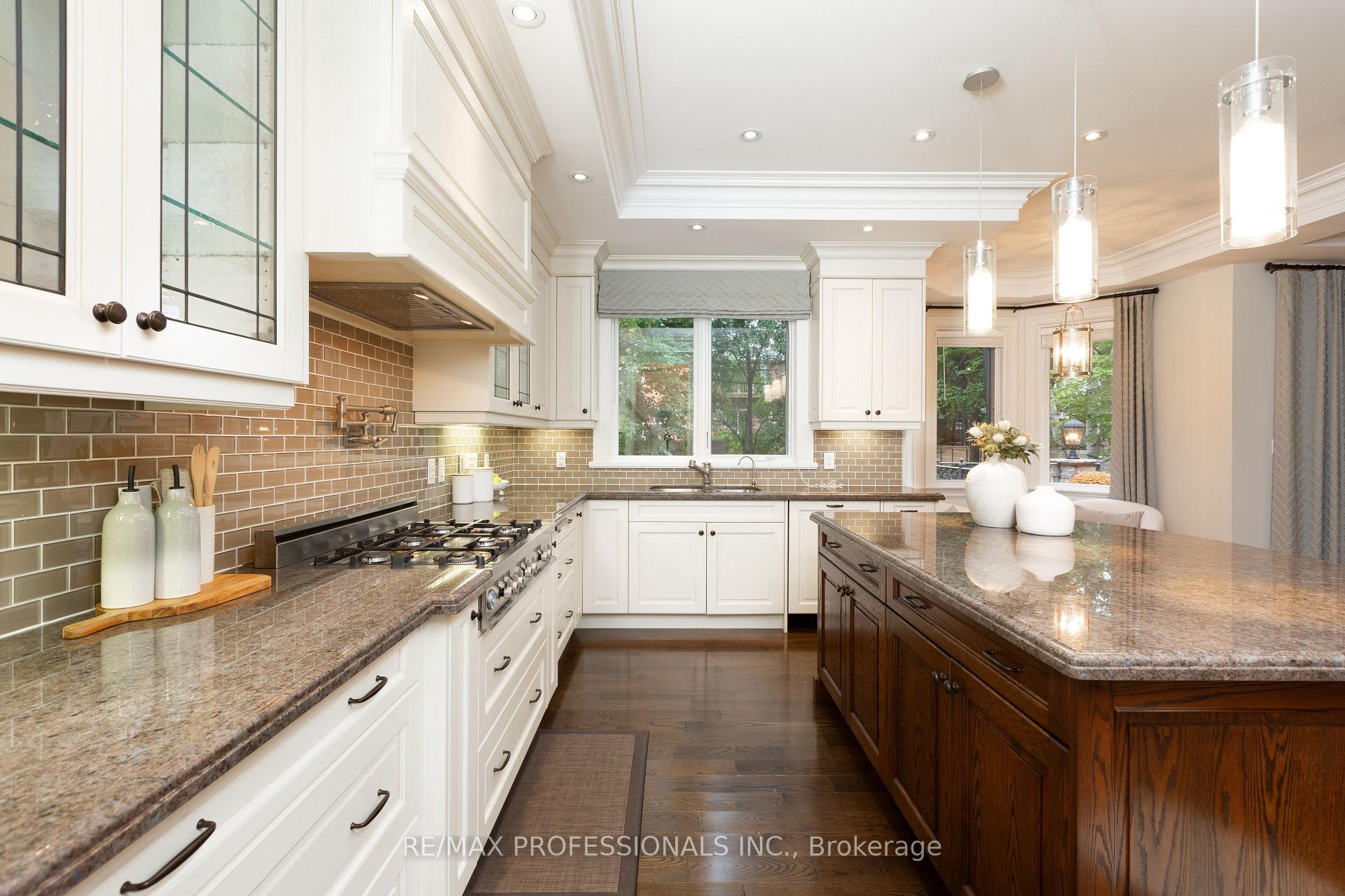 Photo 9 of 18 Hillcroft Drive, Etobicoke, Islington-City Centre West — HOMEH