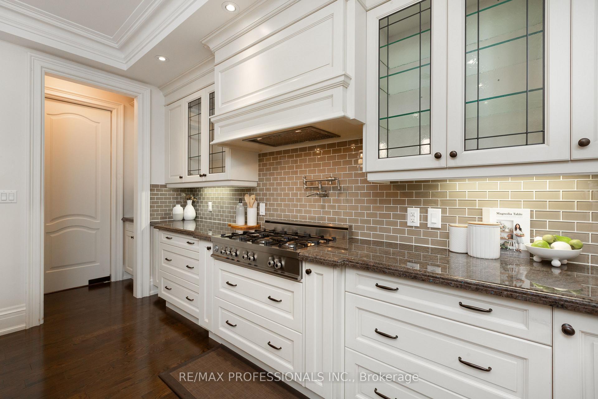 Photo 10 of 18 Hillcroft Drive, Etobicoke, Islington-City Centre West — HOMEH