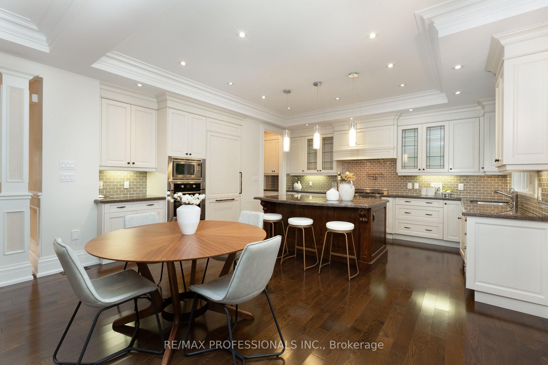 Photo 11 of 18 Hillcroft Drive, Etobicoke, Islington-City Centre West — HOMEH