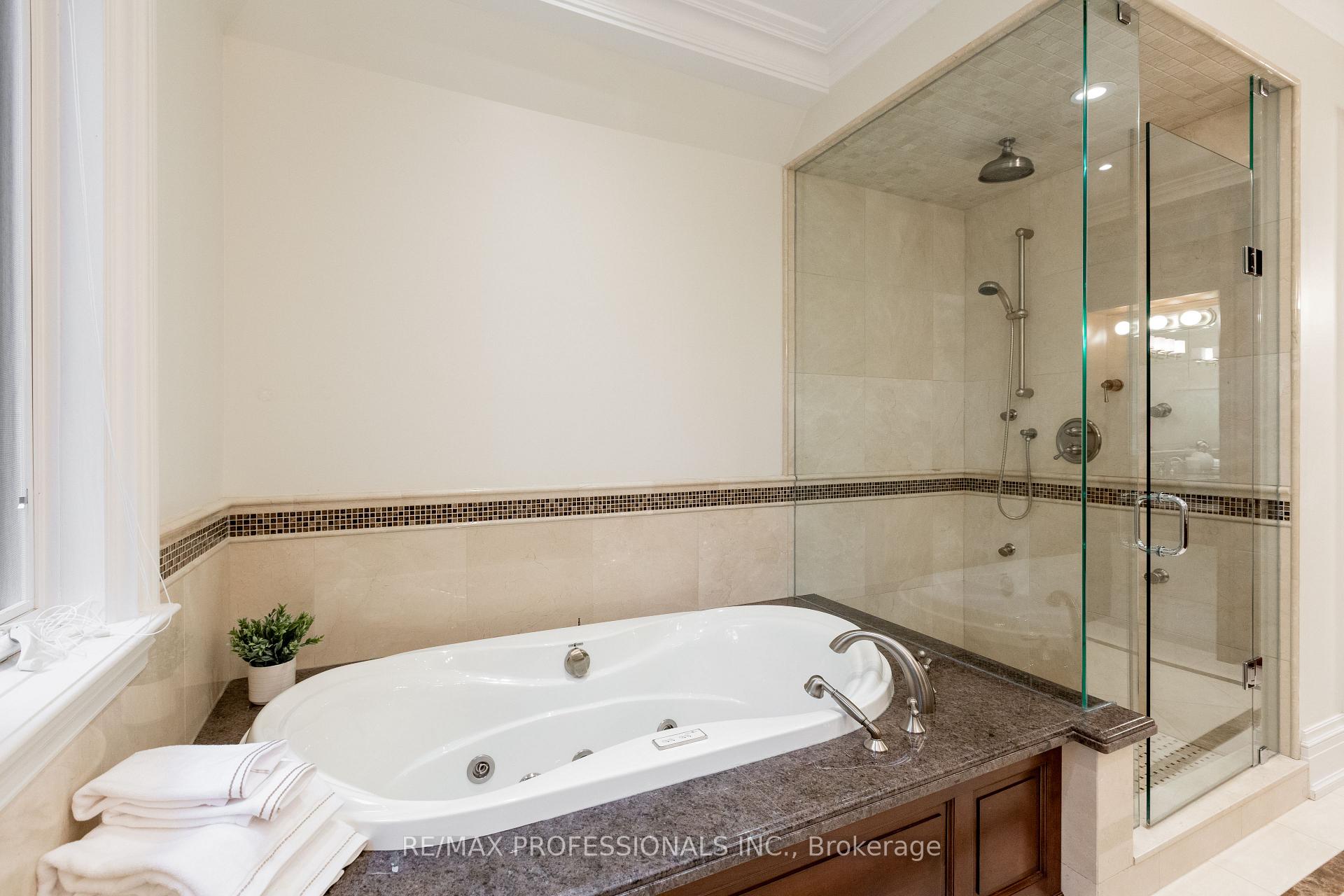 Photo 24 of 18 Hillcroft Drive, Etobicoke, Islington-City Centre West — HOMEH