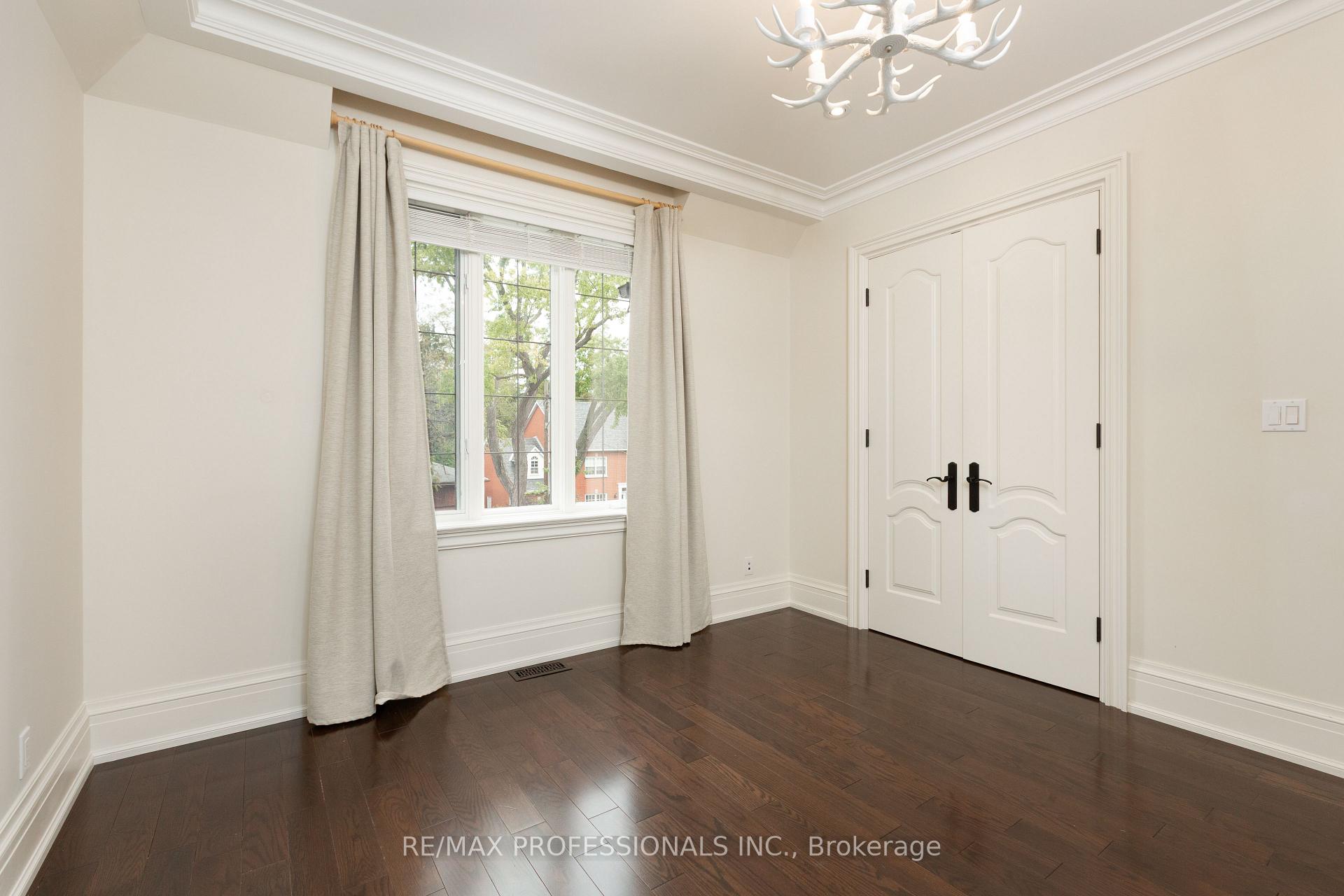 Photo 28 of 18 Hillcroft Drive, Etobicoke, Islington-City Centre West — HOMEH