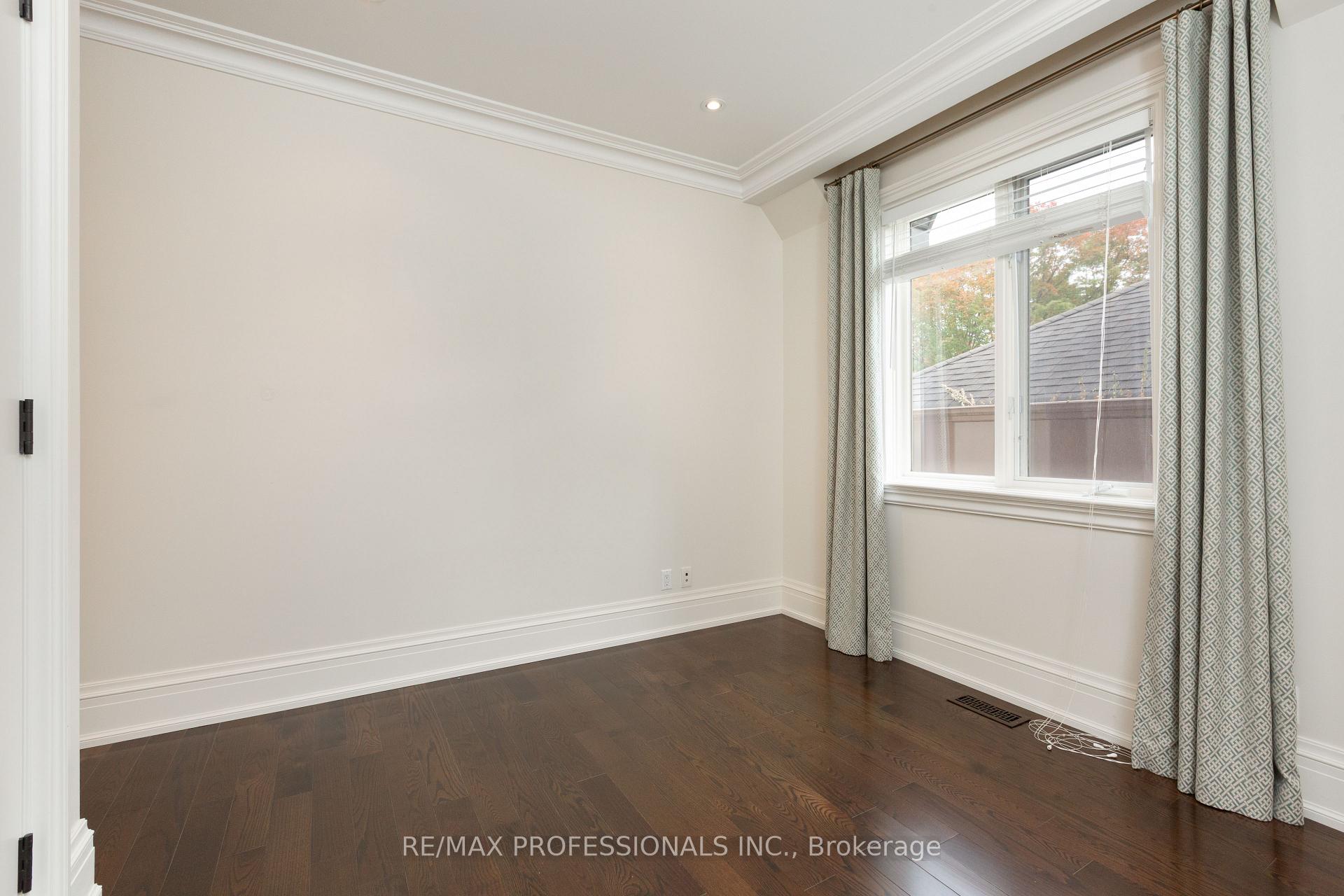 Photo 31 of 18 Hillcroft Drive, Etobicoke, Islington-City Centre West — HOMEH