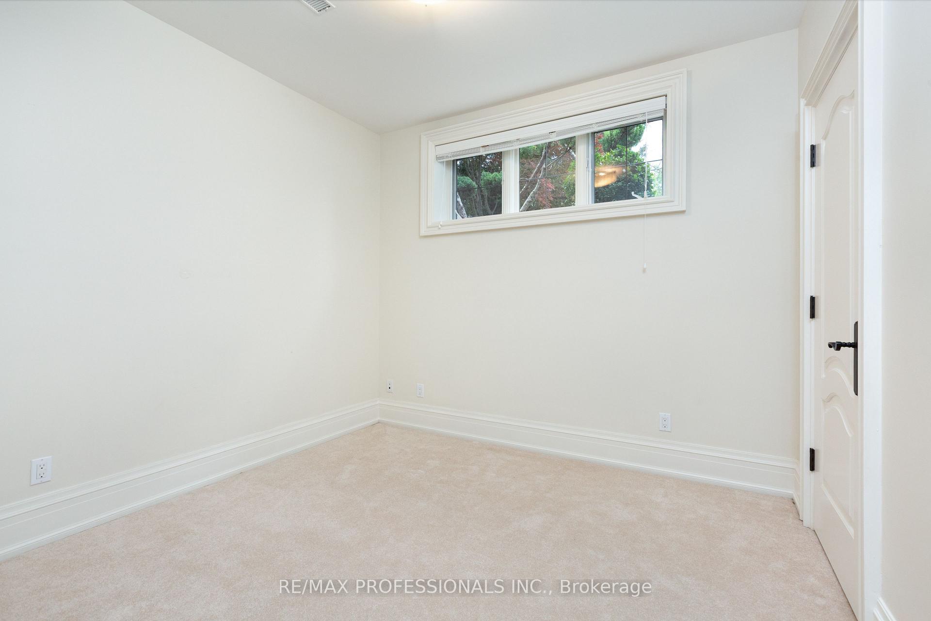 Photo 35 of 18 Hillcroft Drive, Etobicoke, Islington-City Centre West — HOMEH