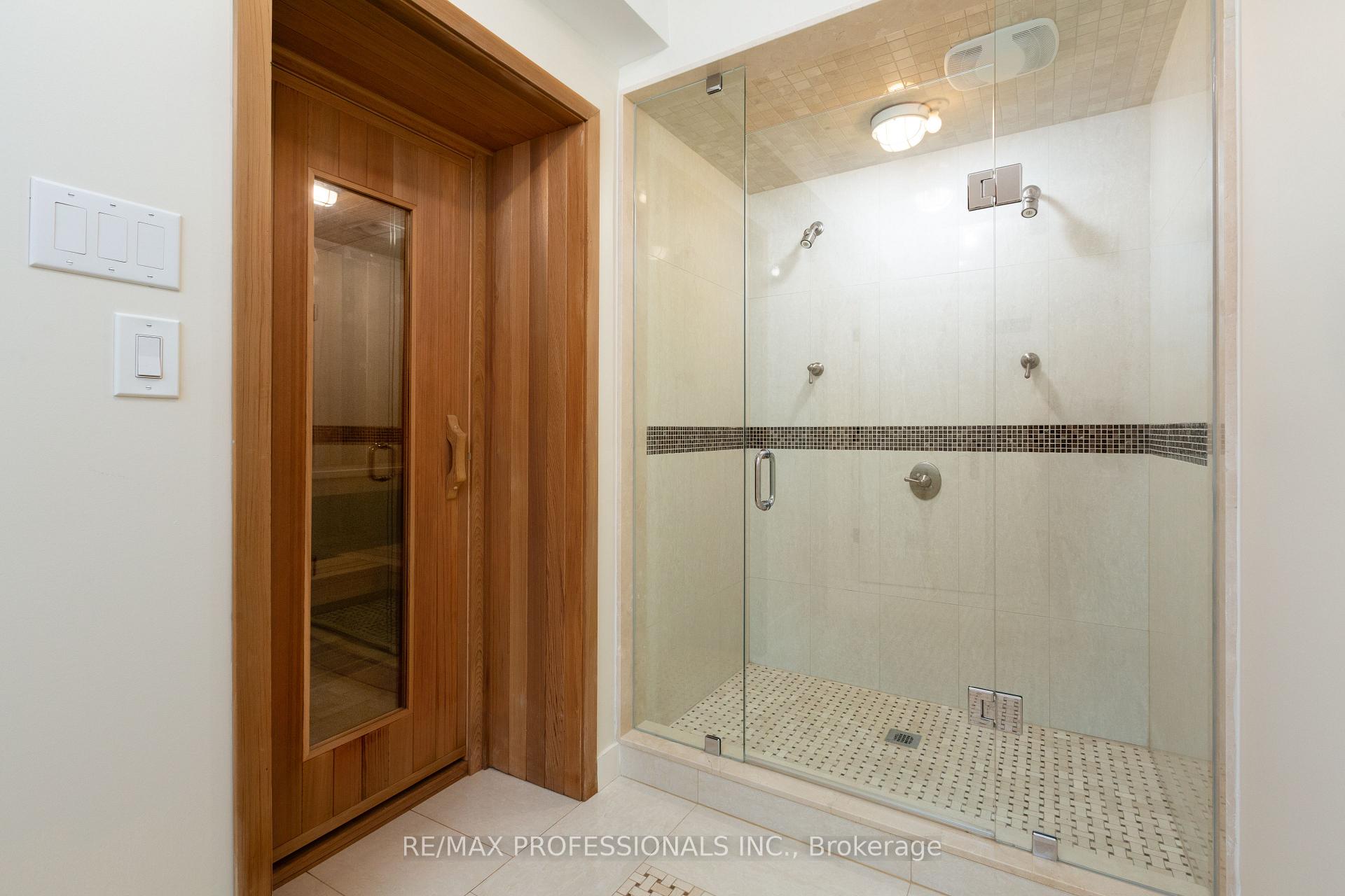 Photo 38 of 18 Hillcroft Drive, Etobicoke, Islington-City Centre West — HOMEH