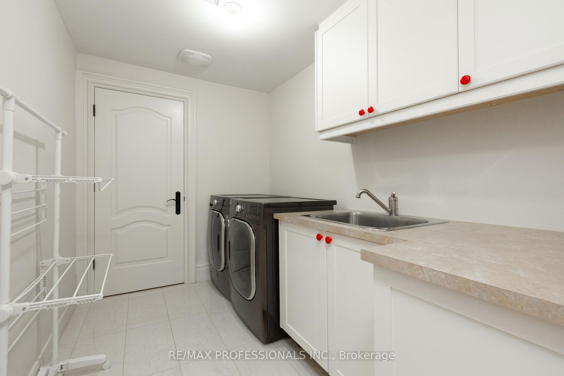Photo 39 of 18 Hillcroft Drive, Etobicoke, Islington-City Centre West — HOMEH