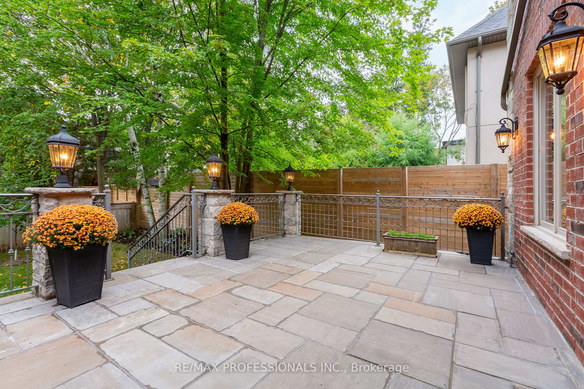 Photo 42 of 18 Hillcroft Drive, Etobicoke, Islington-City Centre West — HOMEH