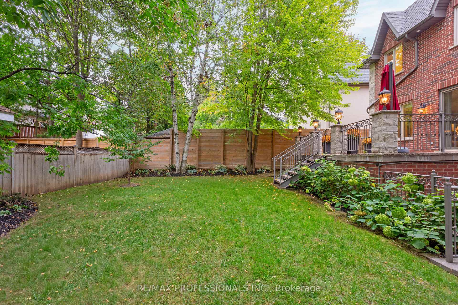 Photo 44 of 18 Hillcroft Drive, Etobicoke, Islington-City Centre West — HOMEH
