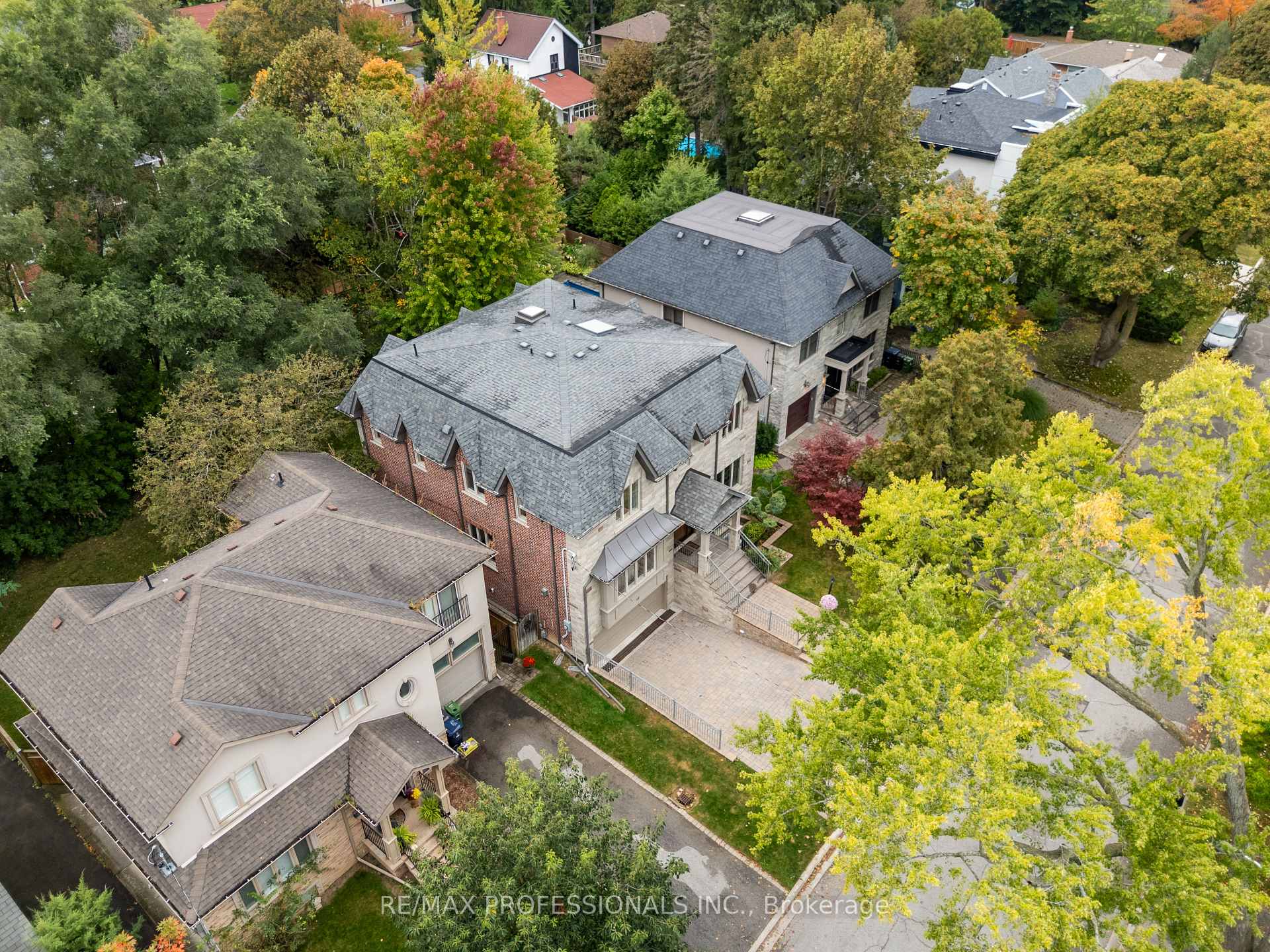 Photo 54 of 18 Hillcroft Drive, Etobicoke, Islington-City Centre West — HOMEH
