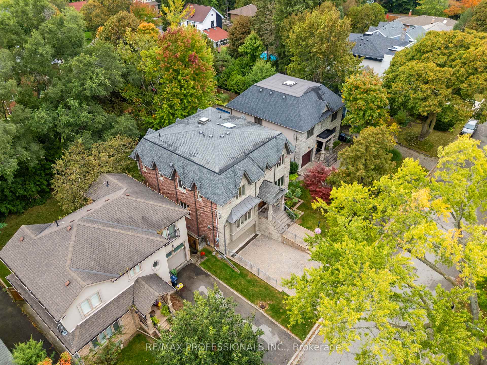 Photo 55 of 18 Hillcroft Drive, Etobicoke, Islington-City Centre West — HOMEH