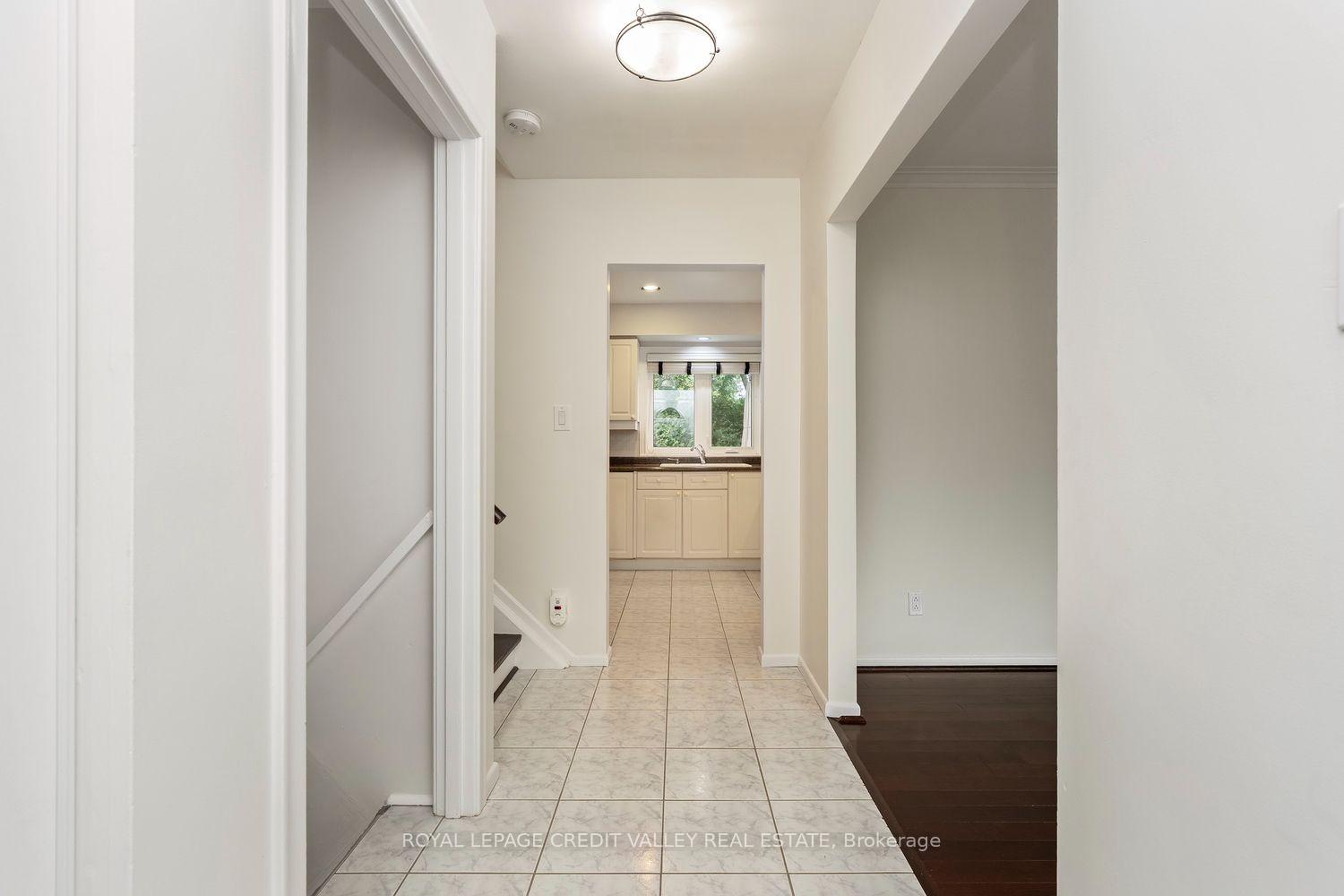 Photo 4 of 62 Summerside Crescent, North York, Hillcrest Village — HOMEH