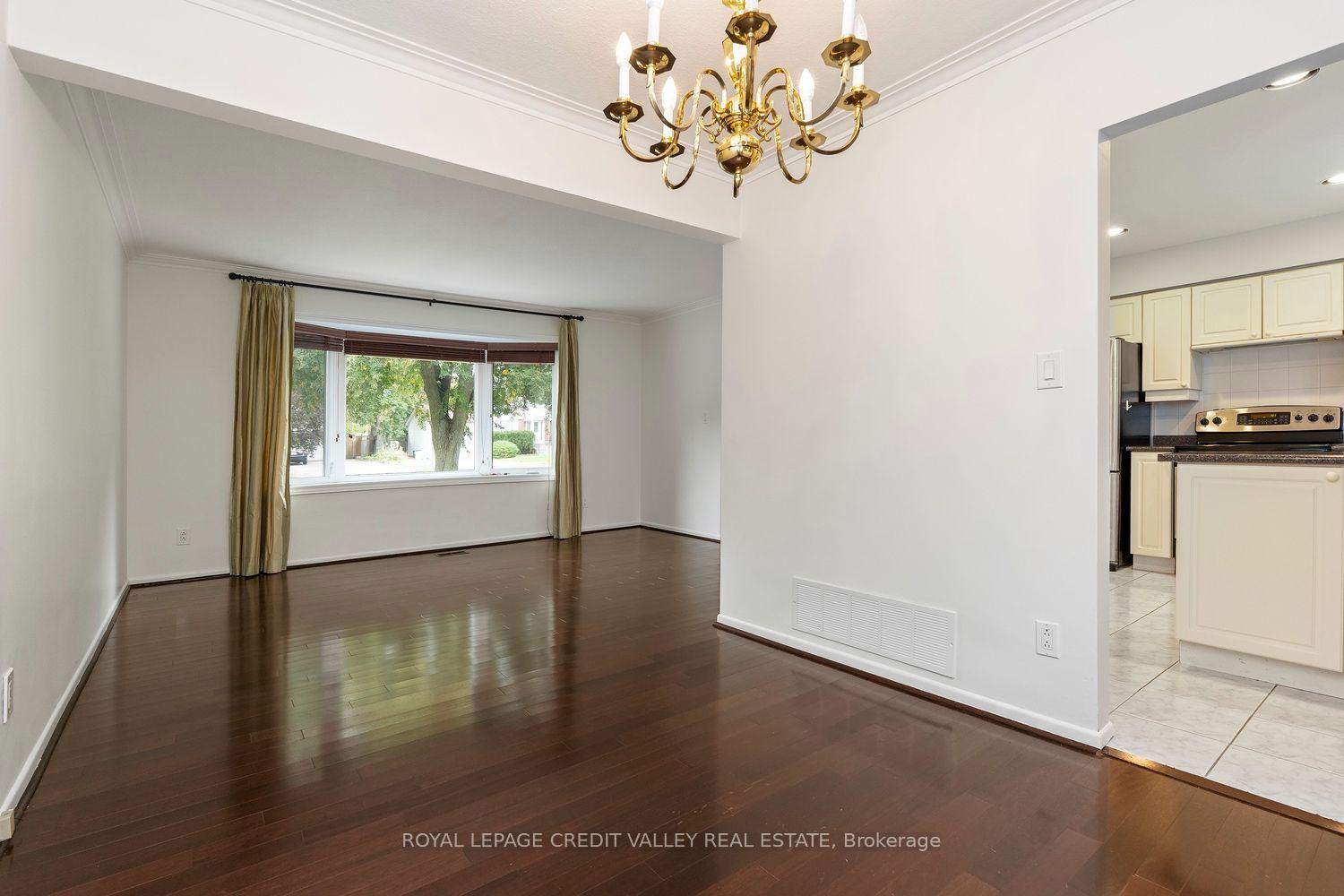 Photo 8 of 62 Summerside Crescent, North York, Hillcrest Village — HOMEH