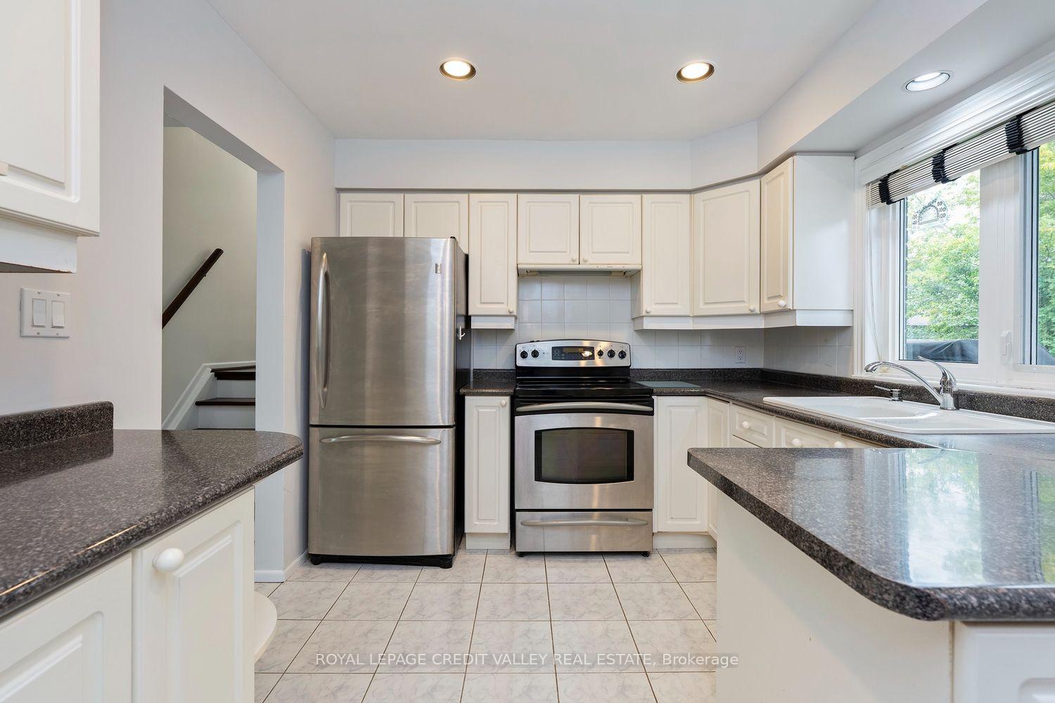 Photo 9 of 62 Summerside Crescent, North York, Hillcrest Village — HOMEH