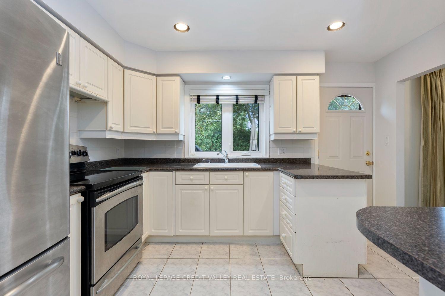 Photo 10 of 62 Summerside Crescent, North York, Hillcrest Village — HOMEH