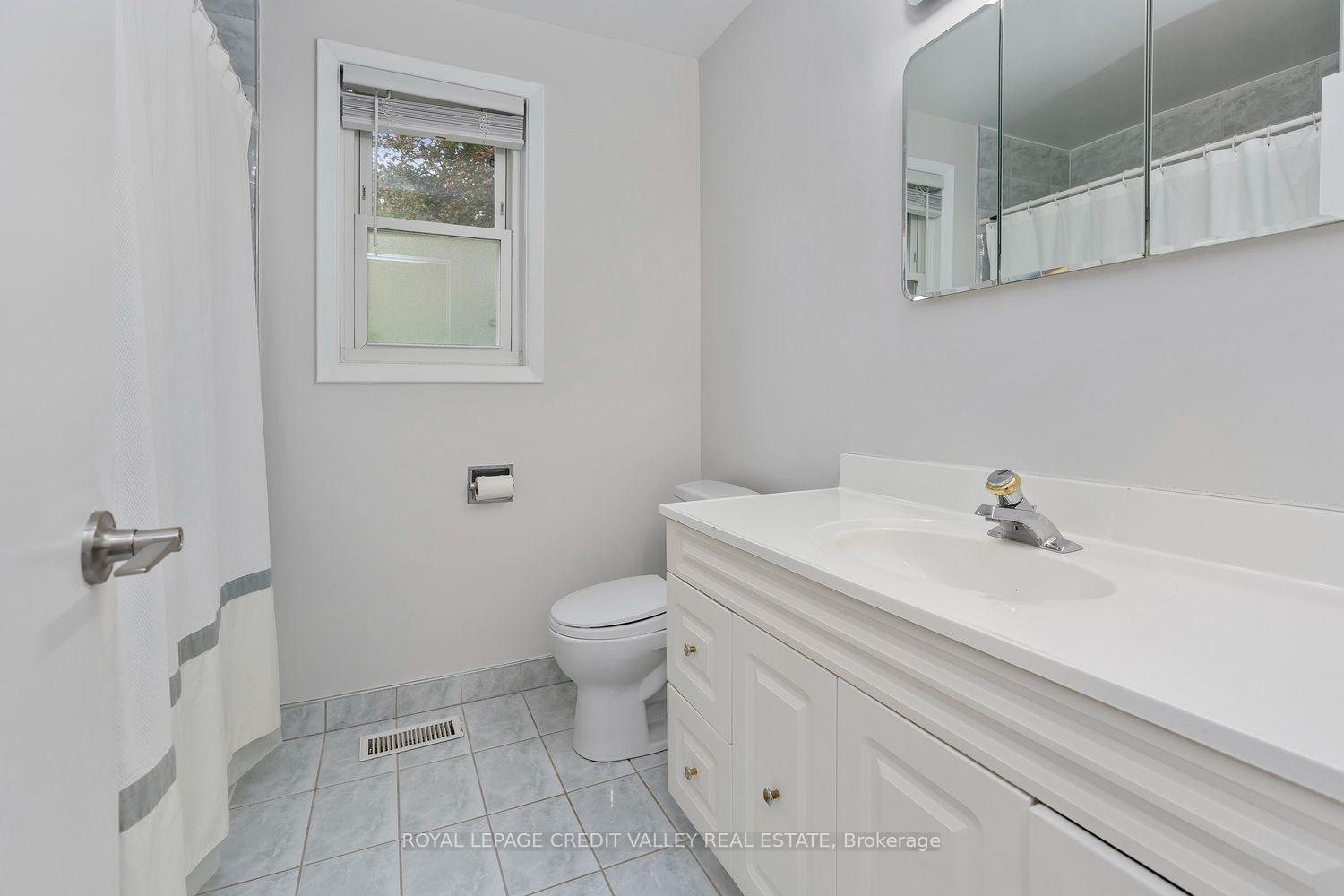 Photo 20 of 62 Summerside Crescent, North York, Hillcrest Village — HOMEH