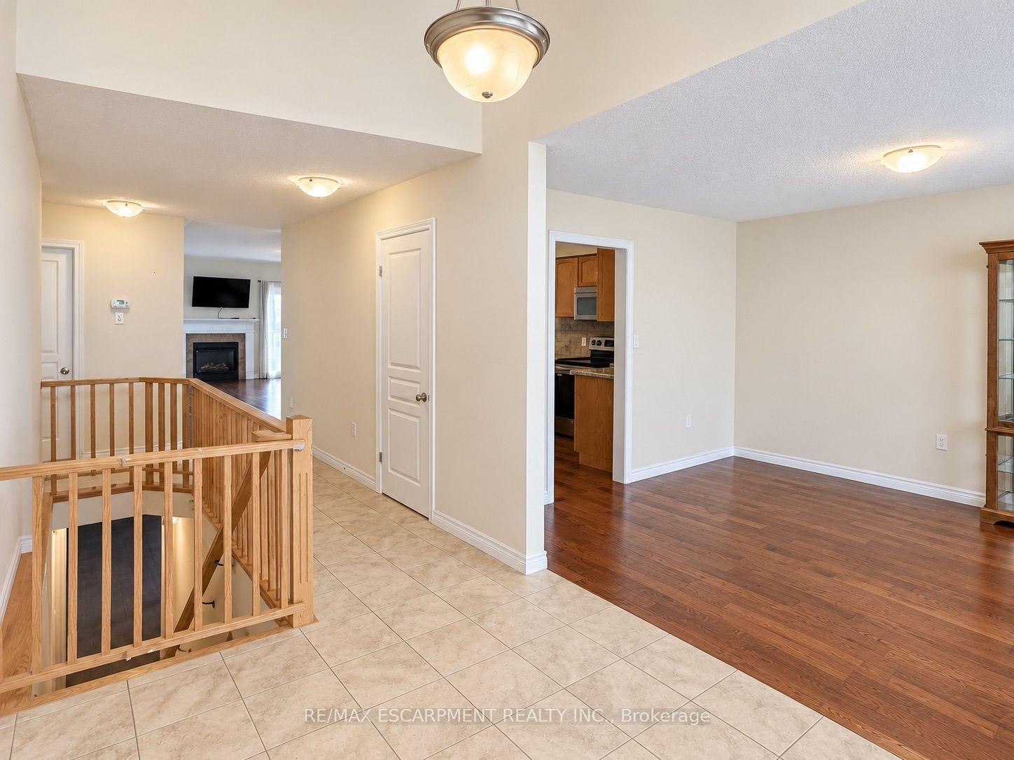 Photo 5 of 81 Bellagio Avenue, Hamilton, Stoney Creek — HOMEH