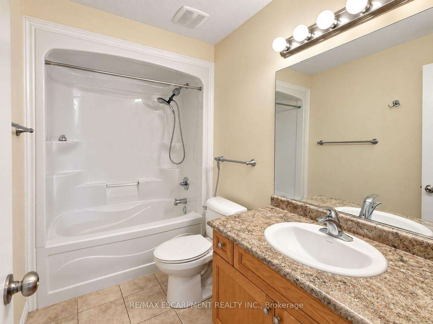 Photo 19 of 81 Bellagio Avenue, Hamilton, Stoney Creek — HOMEH