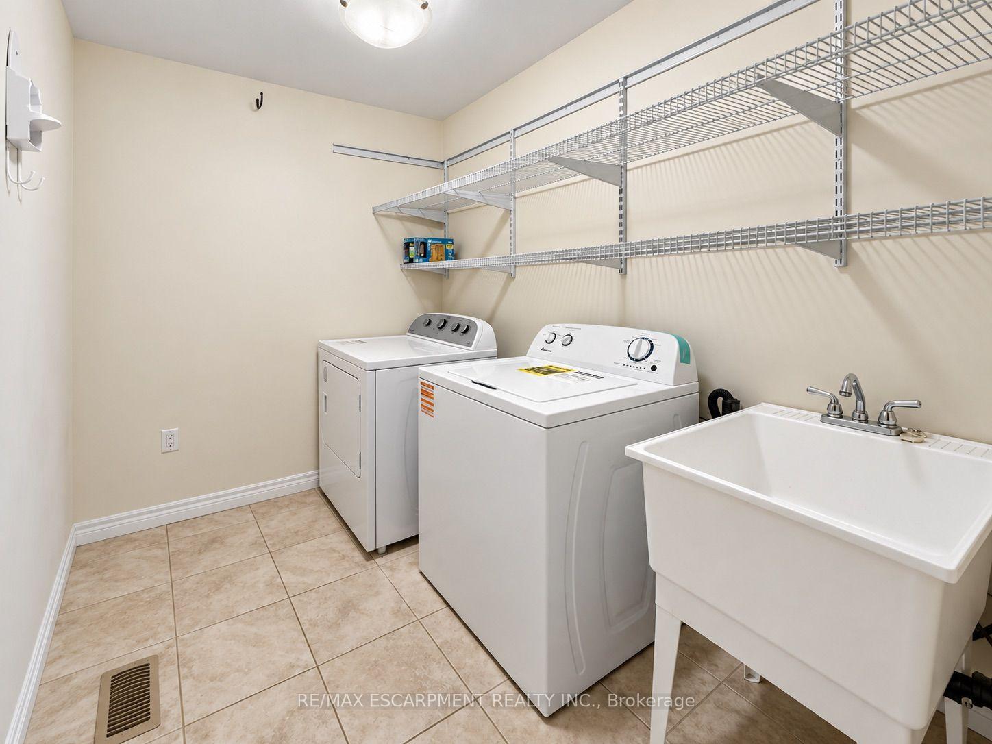 Photo 22 of 81 Bellagio Avenue, Hamilton, Stoney Creek — HOMEH