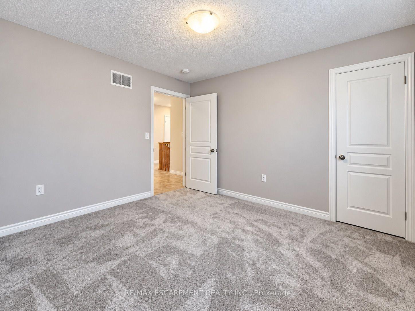 Photo 25 of 81 Bellagio Avenue, Hamilton, Stoney Creek — HOMEH