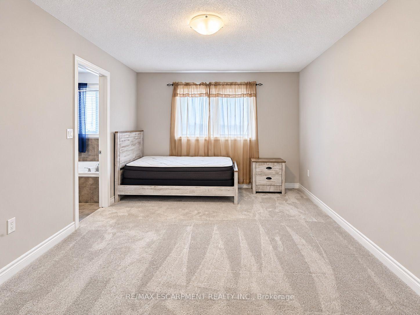 Photo 26 of 81 Bellagio Avenue, Hamilton, Stoney Creek — HOMEH