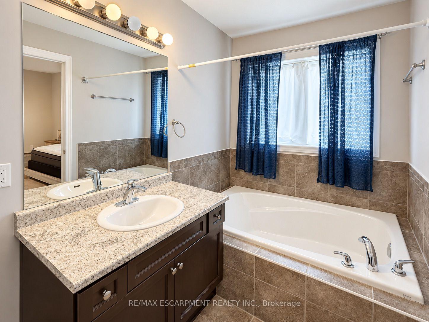 Photo 30 of 81 Bellagio Avenue, Hamilton, Stoney Creek — HOMEH
