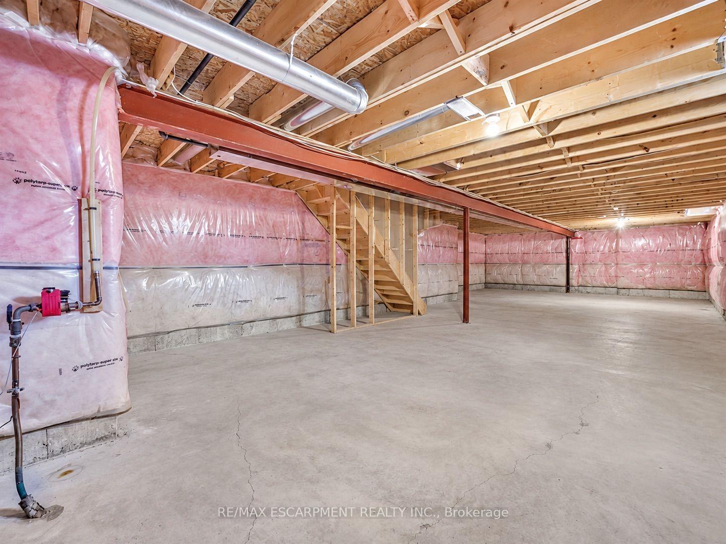 Photo 32 of 81 Bellagio Avenue, Hamilton, Stoney Creek — HOMEH