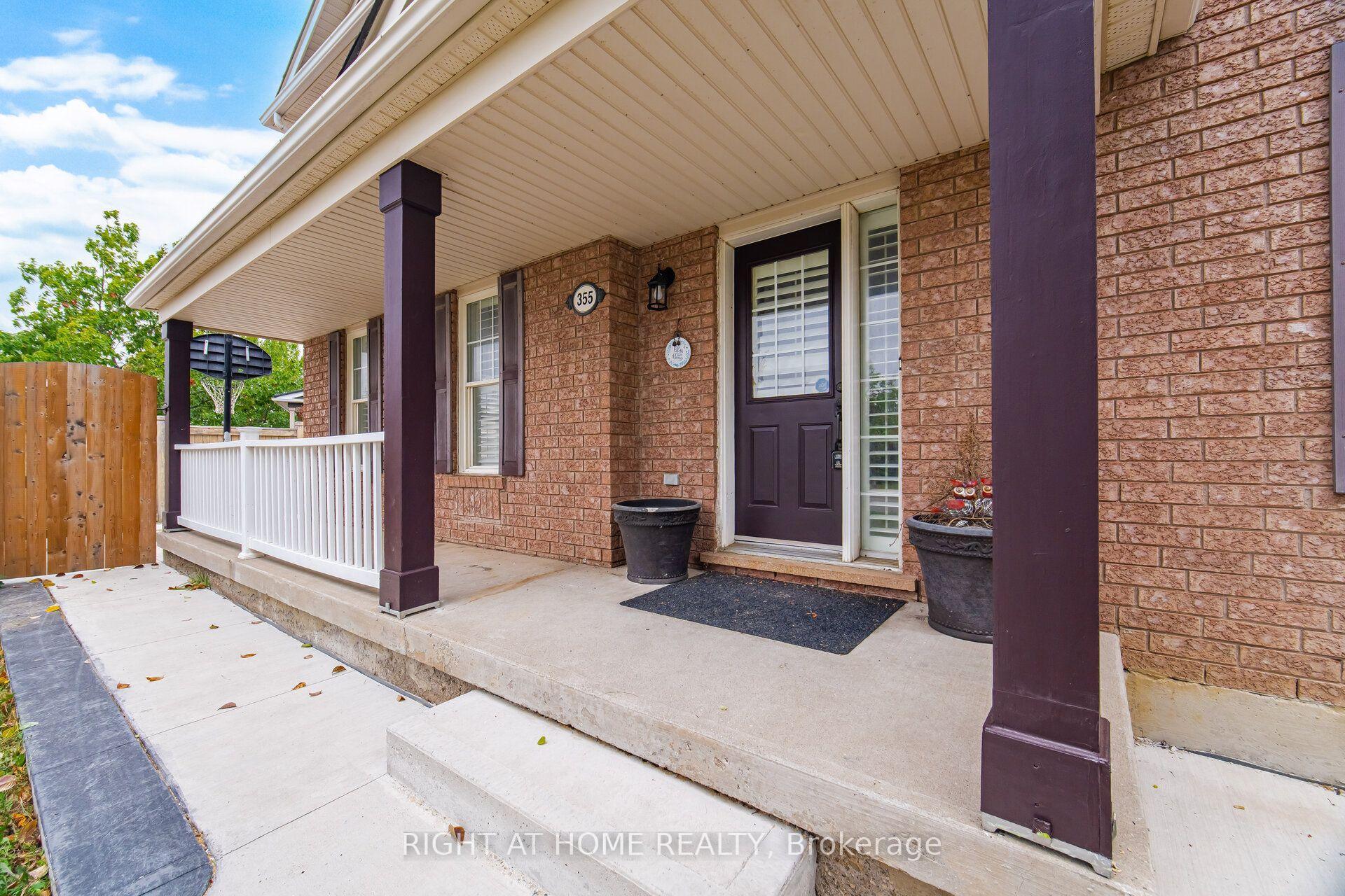 Photo 5 of 355 Brisdale Drive, Brampton, Fletcher's Meadow — HOMEH