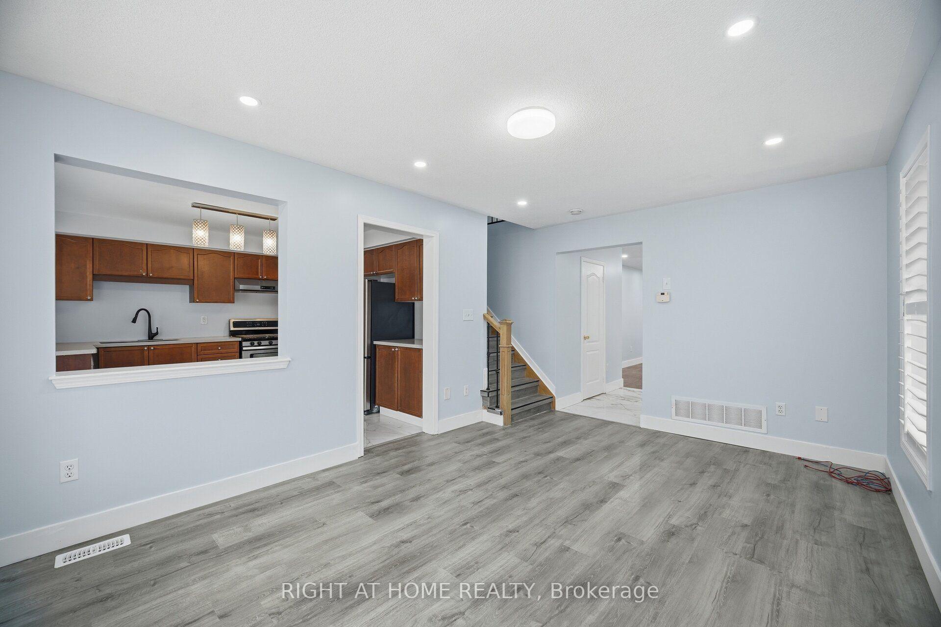 Photo 13 of 355 Brisdale Drive, Brampton, Fletcher's Meadow — HOMEH