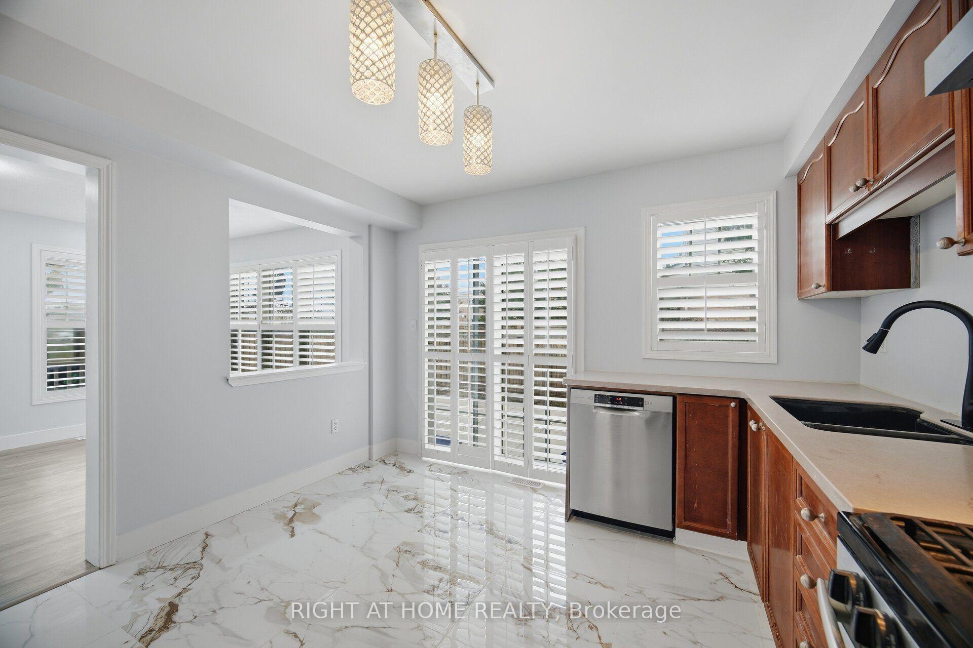 Photo 17 of 355 Brisdale Drive, Brampton, Fletcher's Meadow — HOMEH