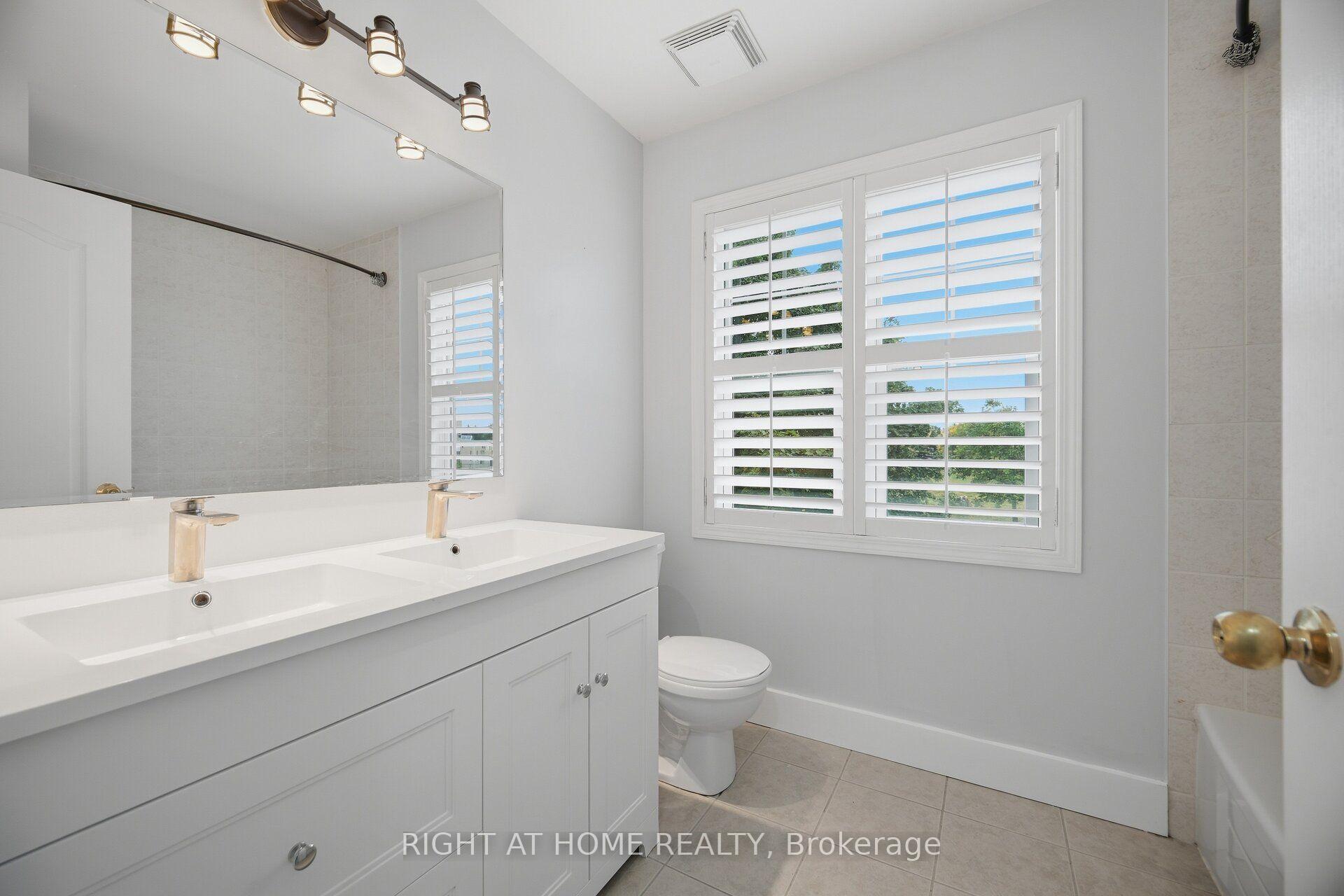 Photo 32 of 355 Brisdale Drive, Brampton, Fletcher's Meadow — HOMEH