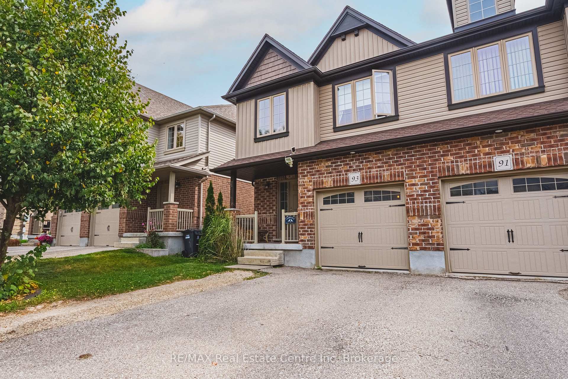 Photo 3 of 93 Couling Crescent, Guelph, Grange Road — HOMEH