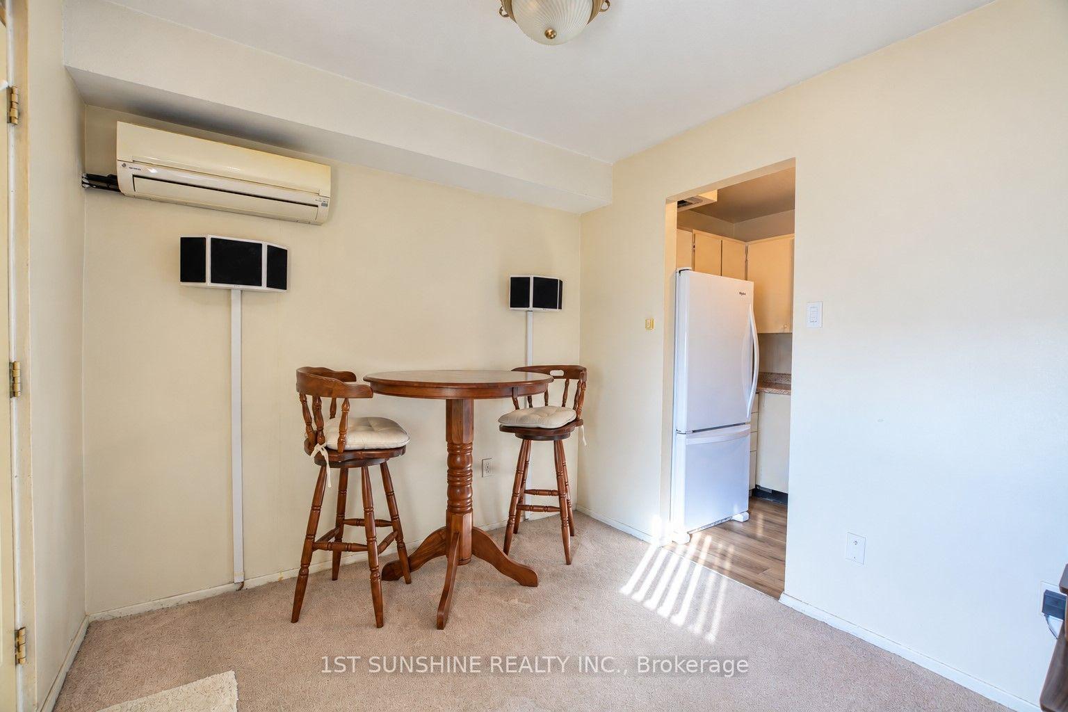 Photo 4 of Unit 804, 15 Nicklaus Drive, Hamilton, Vincent — HOMEH