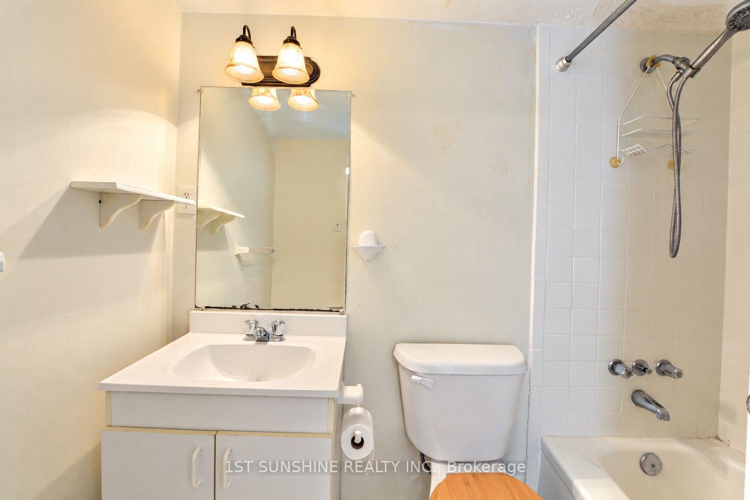 Photo 7 of Unit 804, 15 Nicklaus Drive, Hamilton, Vincent — HOMEH