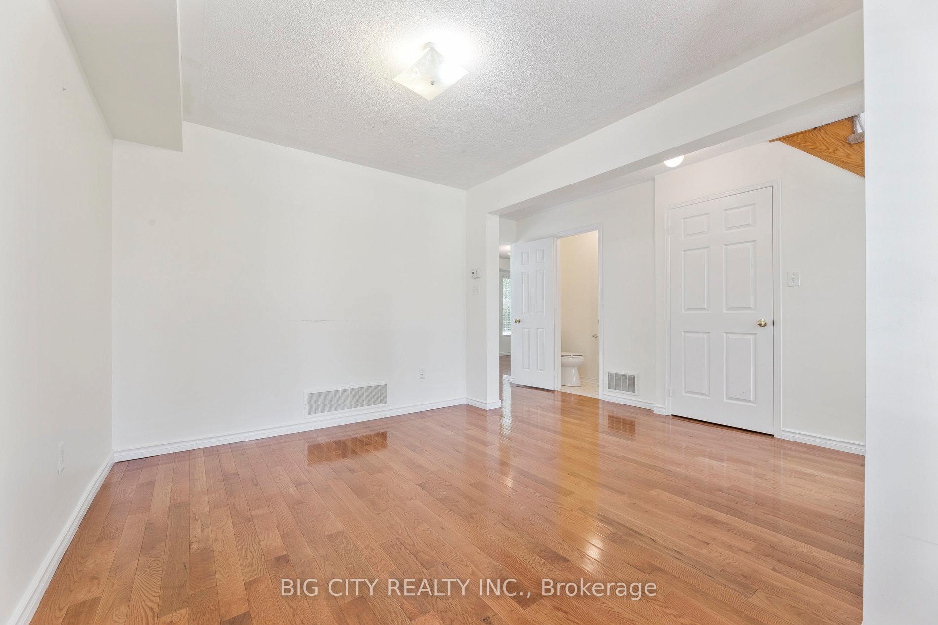 Photo 5 of Unit Upper, 23 Angier Crescent, Ajax, South East — HOMEH