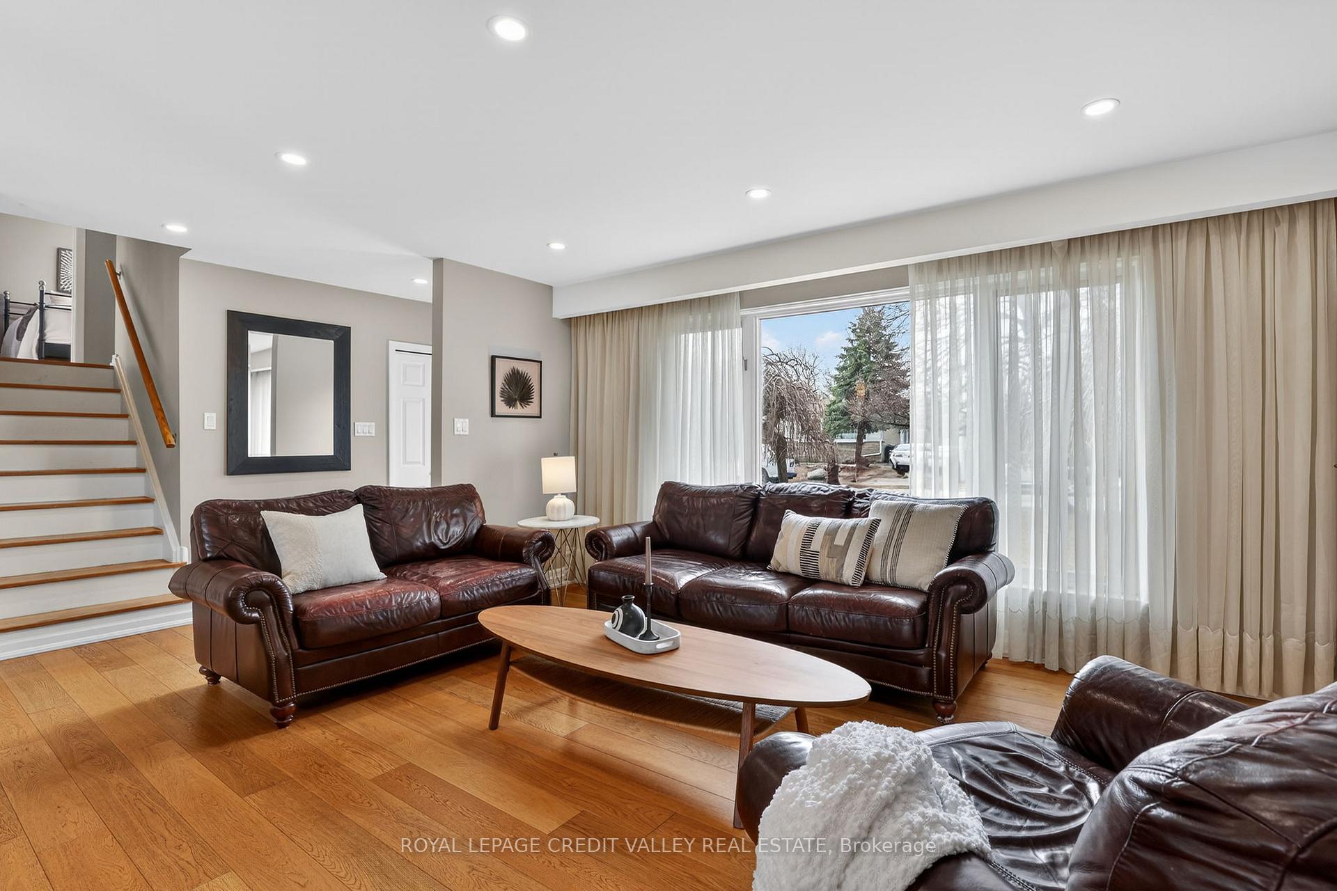 Photo 10 of 41 Staveley Crescent, Brampton, Brampton East — HOMEH