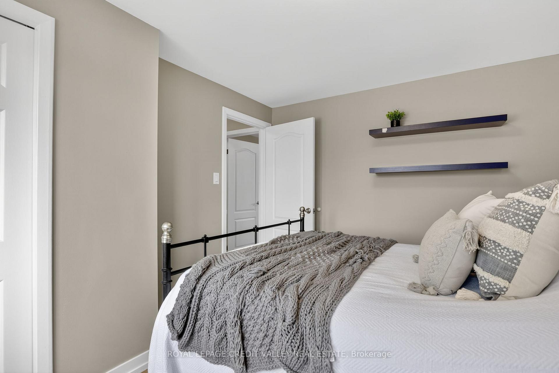 Photo 23 of 41 Staveley Crescent, Brampton, Brampton East — HOMEH